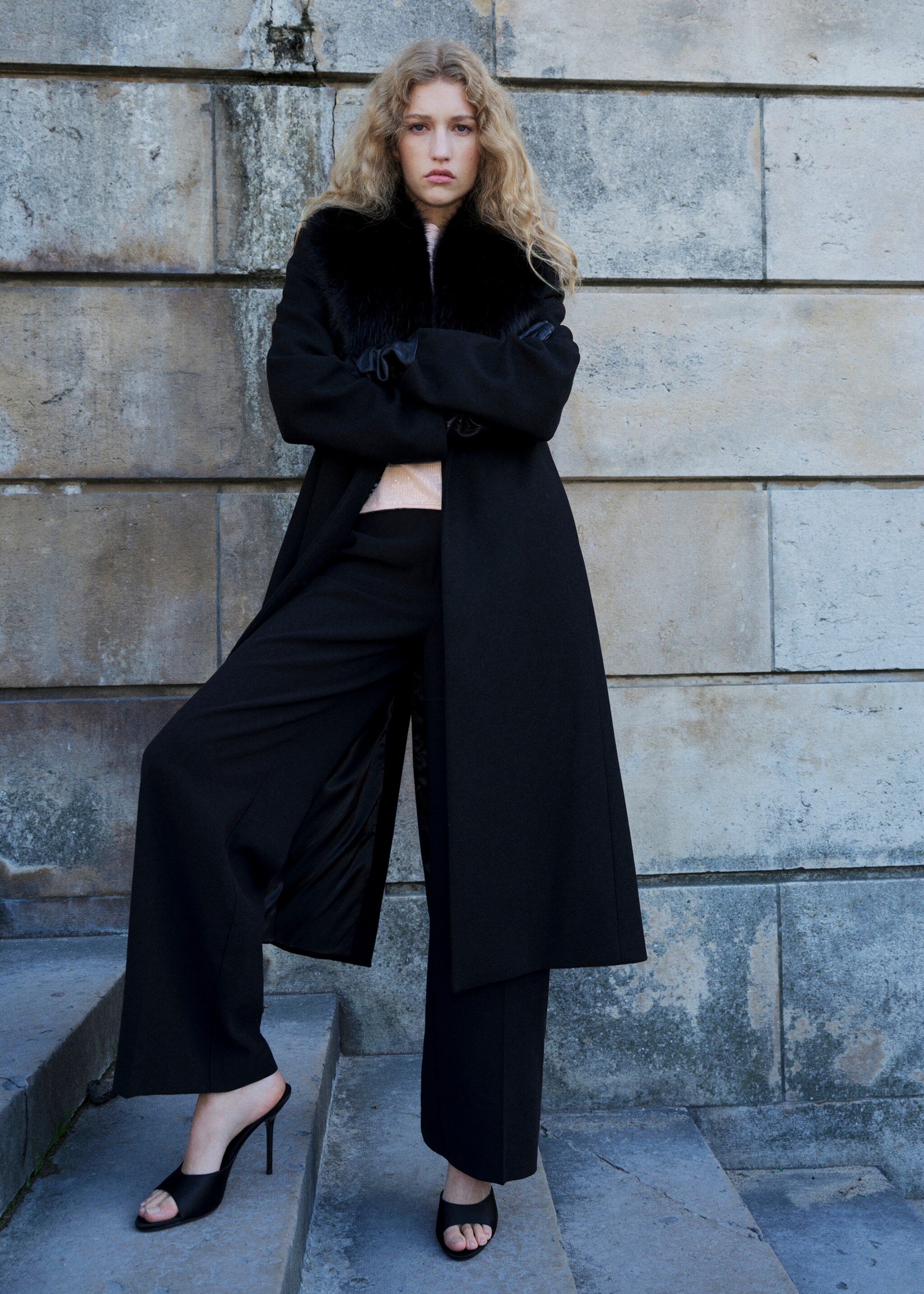 Manteco wool coat with fur collar - General plane, Black. Ref: 17069118-00.