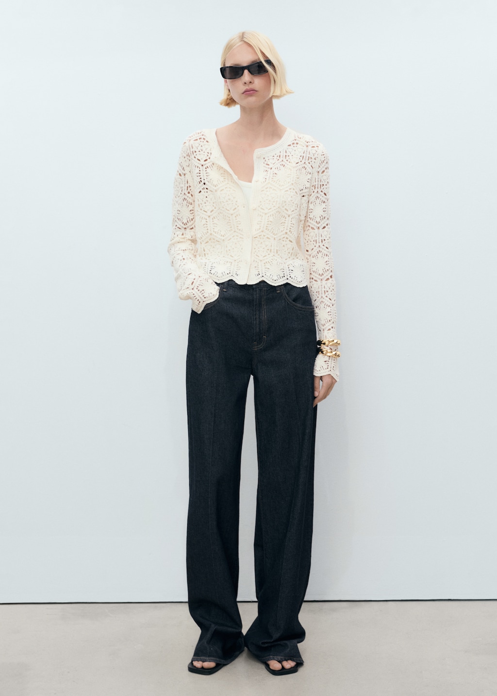 Crochet cardigan with scalloped hem