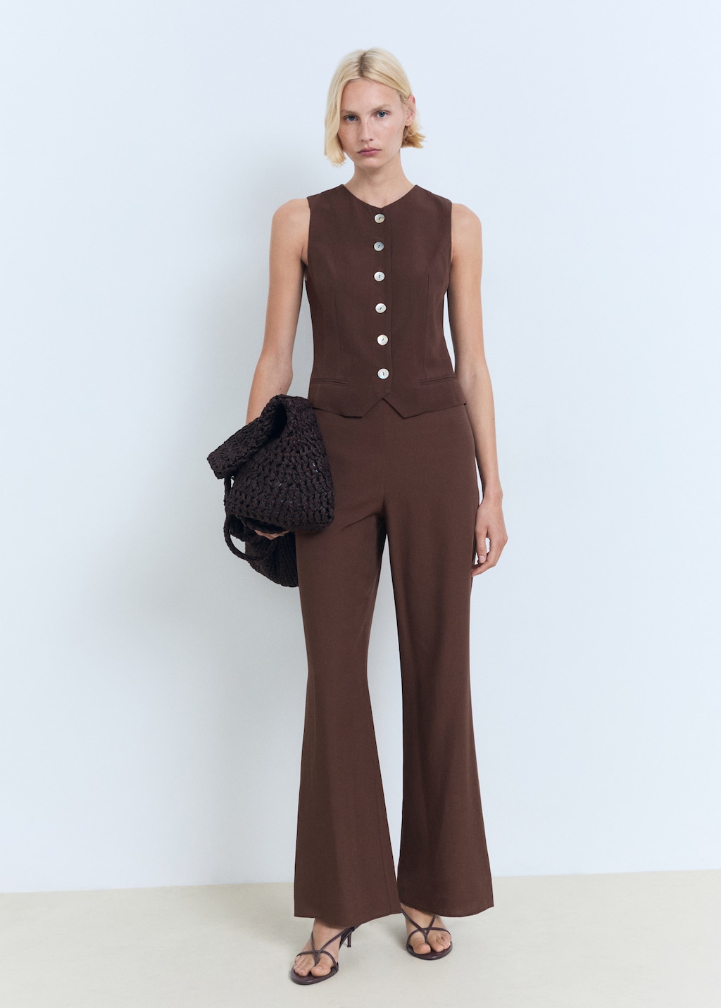 Suit vest with buttons