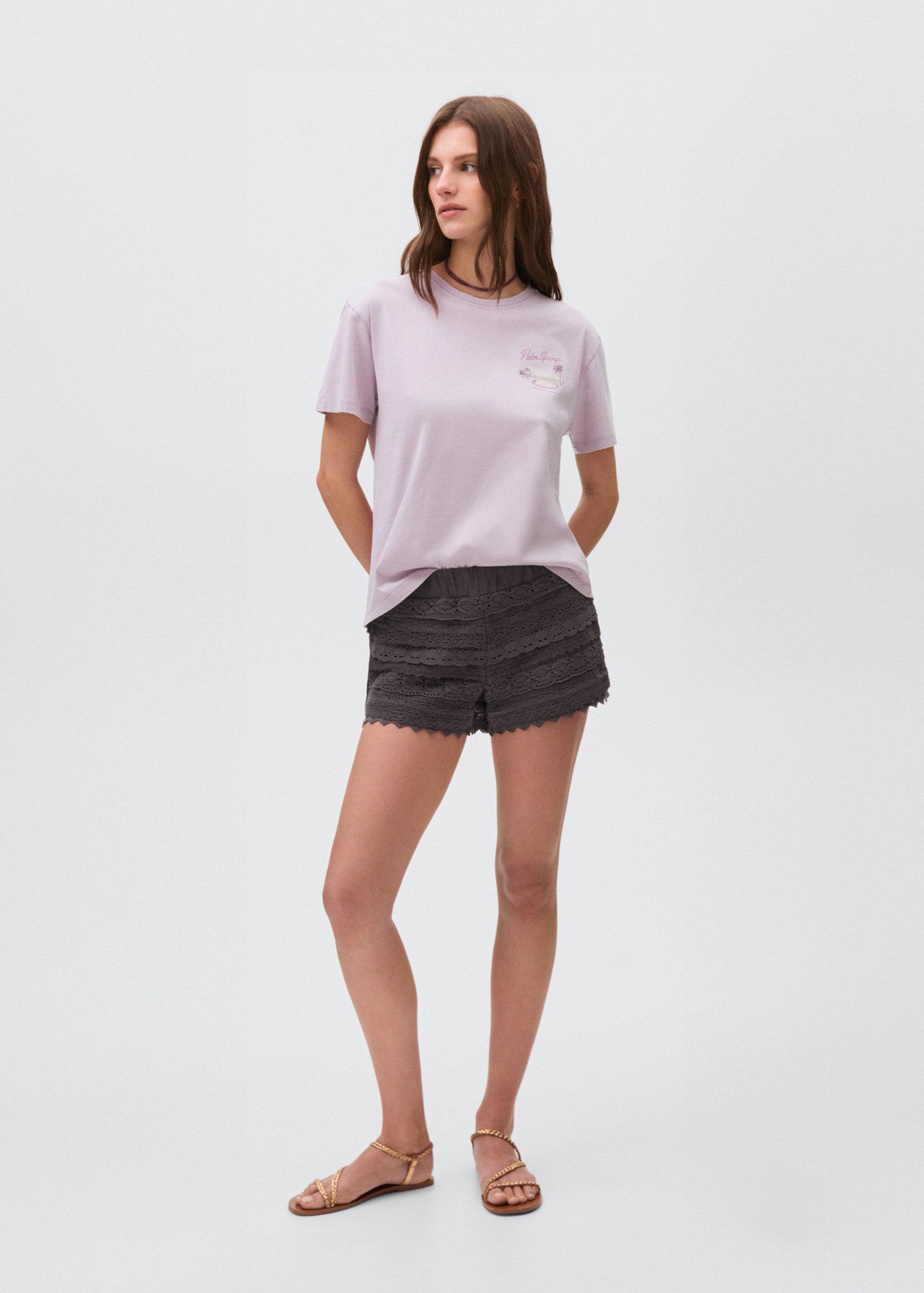 Crochet shorts with ruffles - General plane