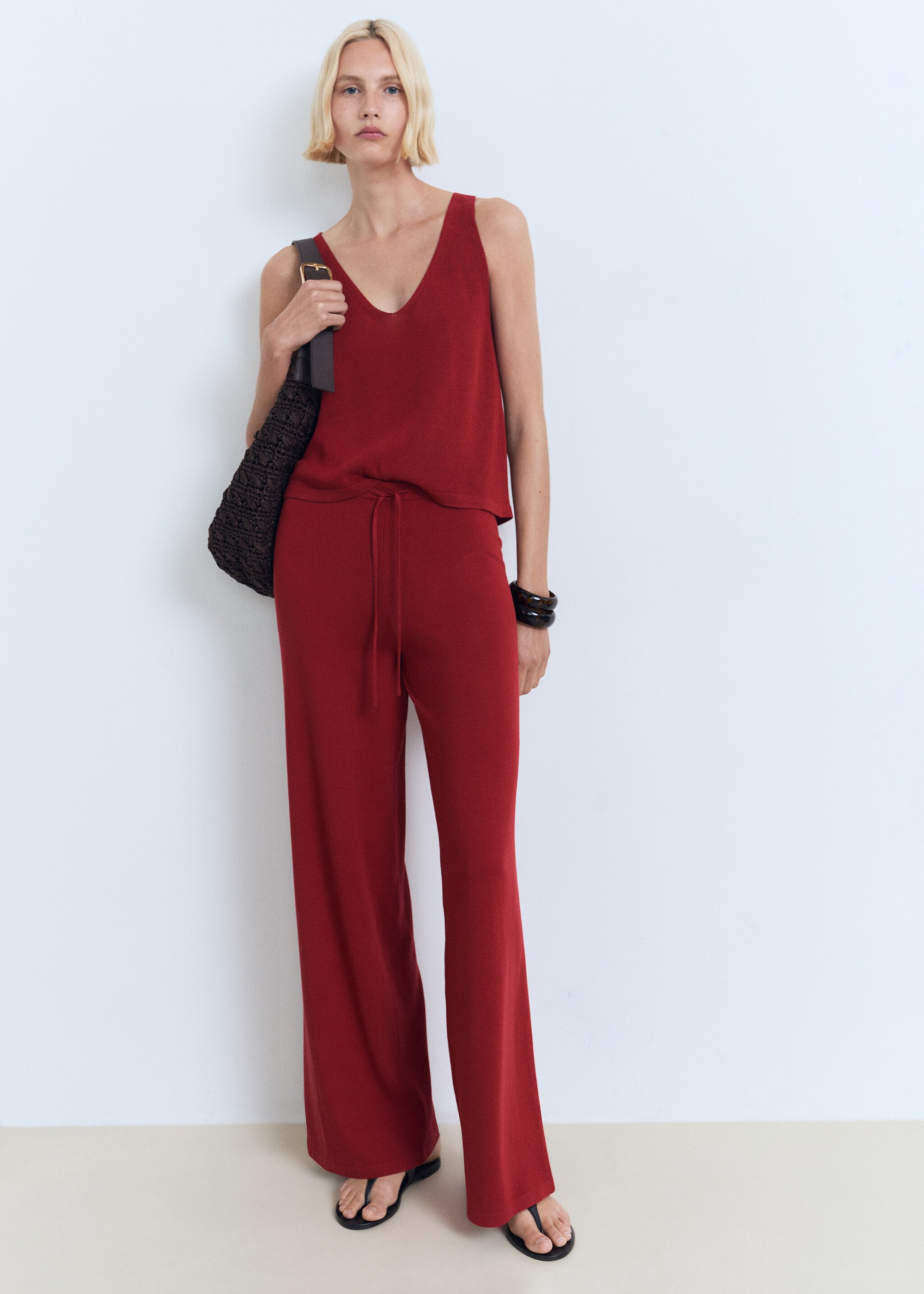 Straight knitted trousers - General plane