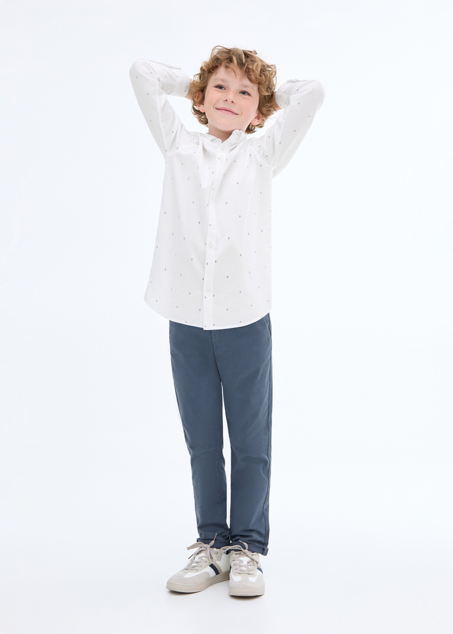 Plain chino trousers - General plane