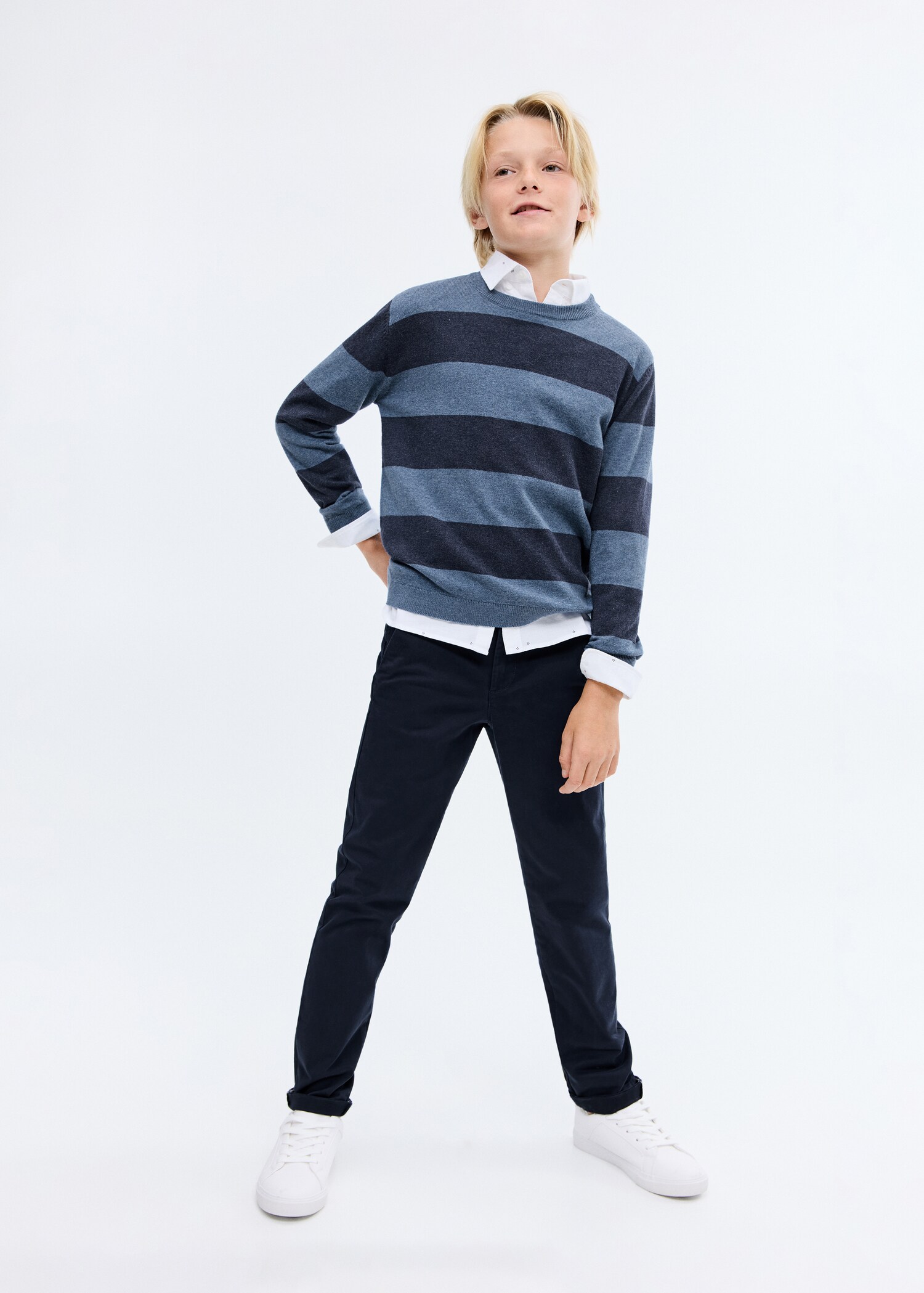 Plain chino trousers - General plane