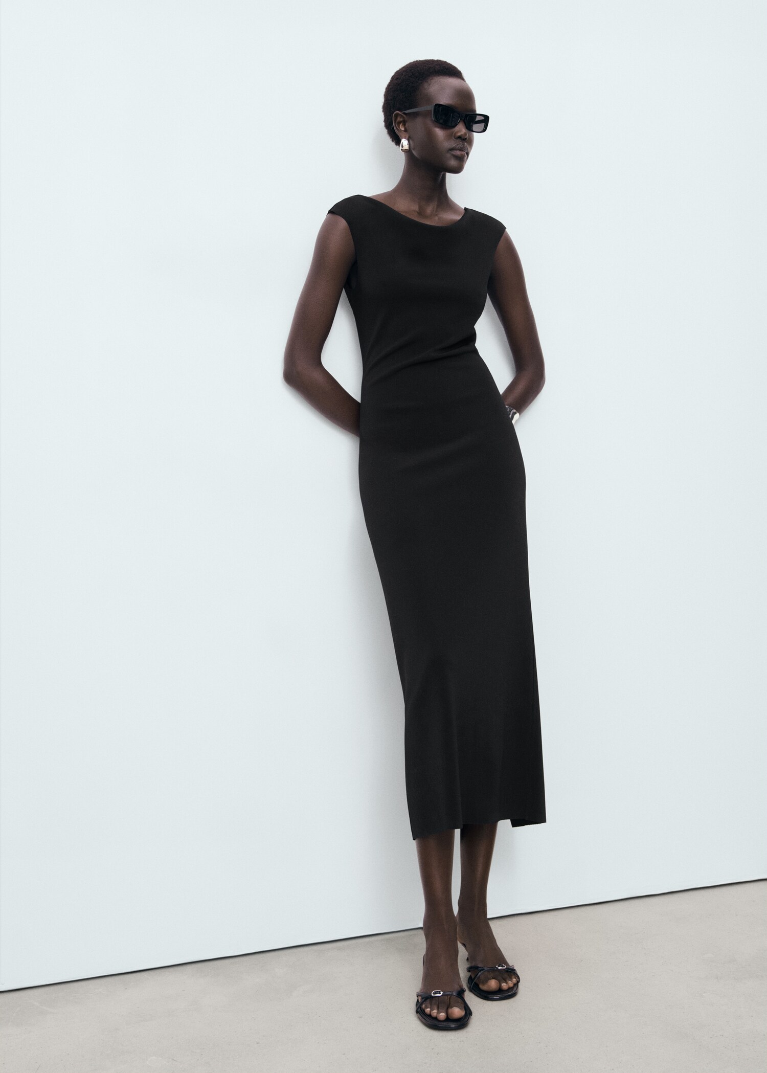 Kleid mit Rückenausschnitt - Allgemeine Ansicht