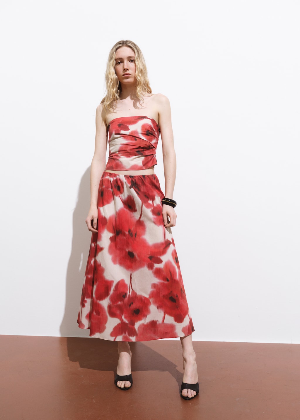 Floral-print flared skirt