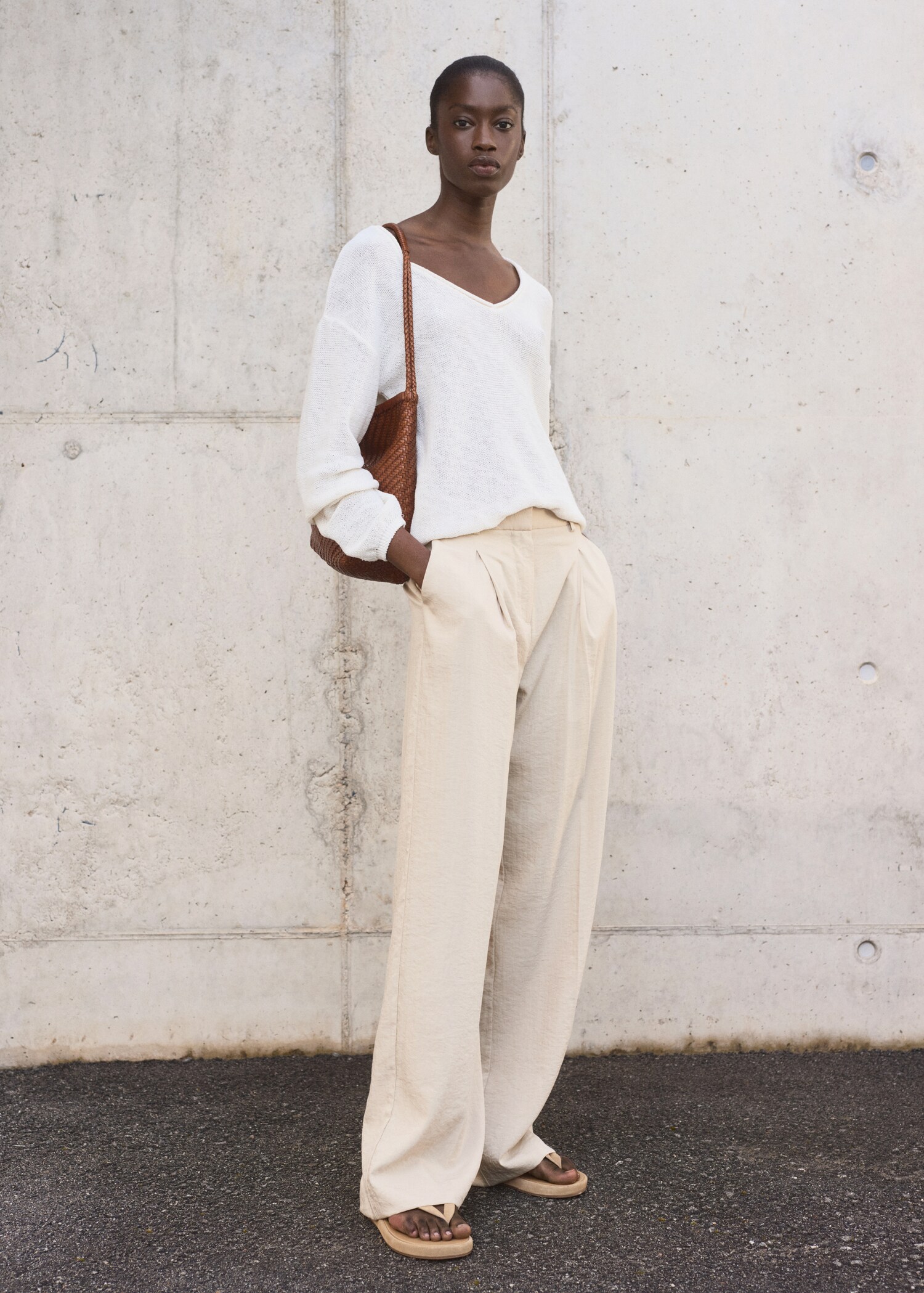 Wide-leg pleated trousers - General plane