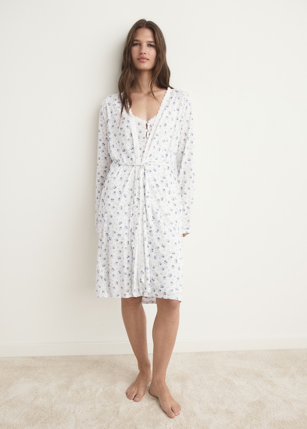 Floral-print dressing gown with lace trim