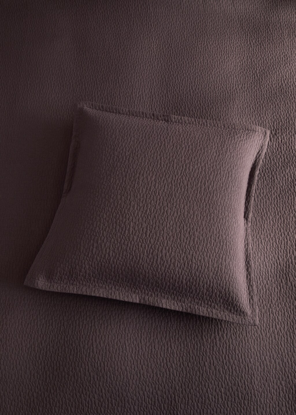 Garment-dyed cotton textured cushion cover 50x50 cm
