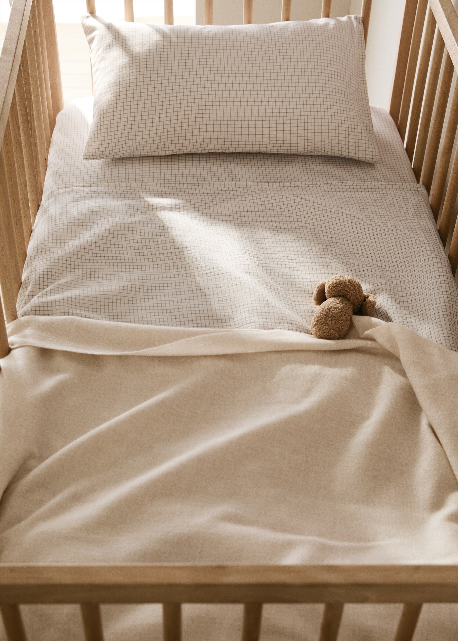 Cot fitted shee uma - General plane