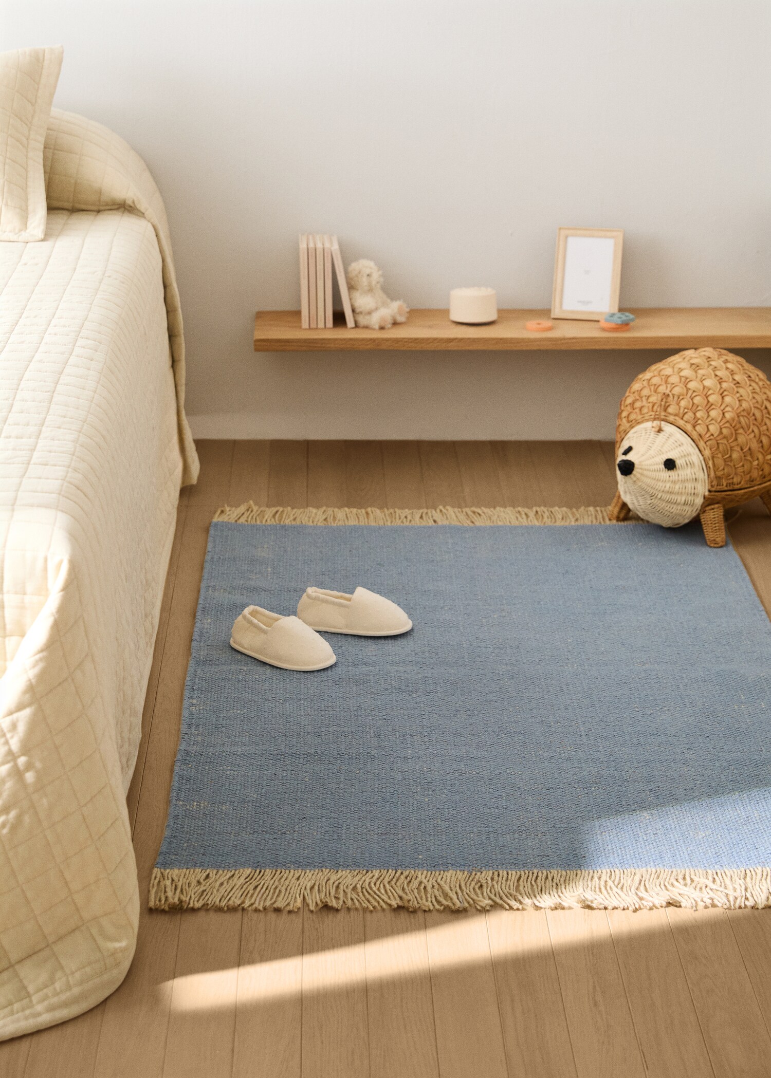 Children's rug woven from a blend of wool and jute - General plane