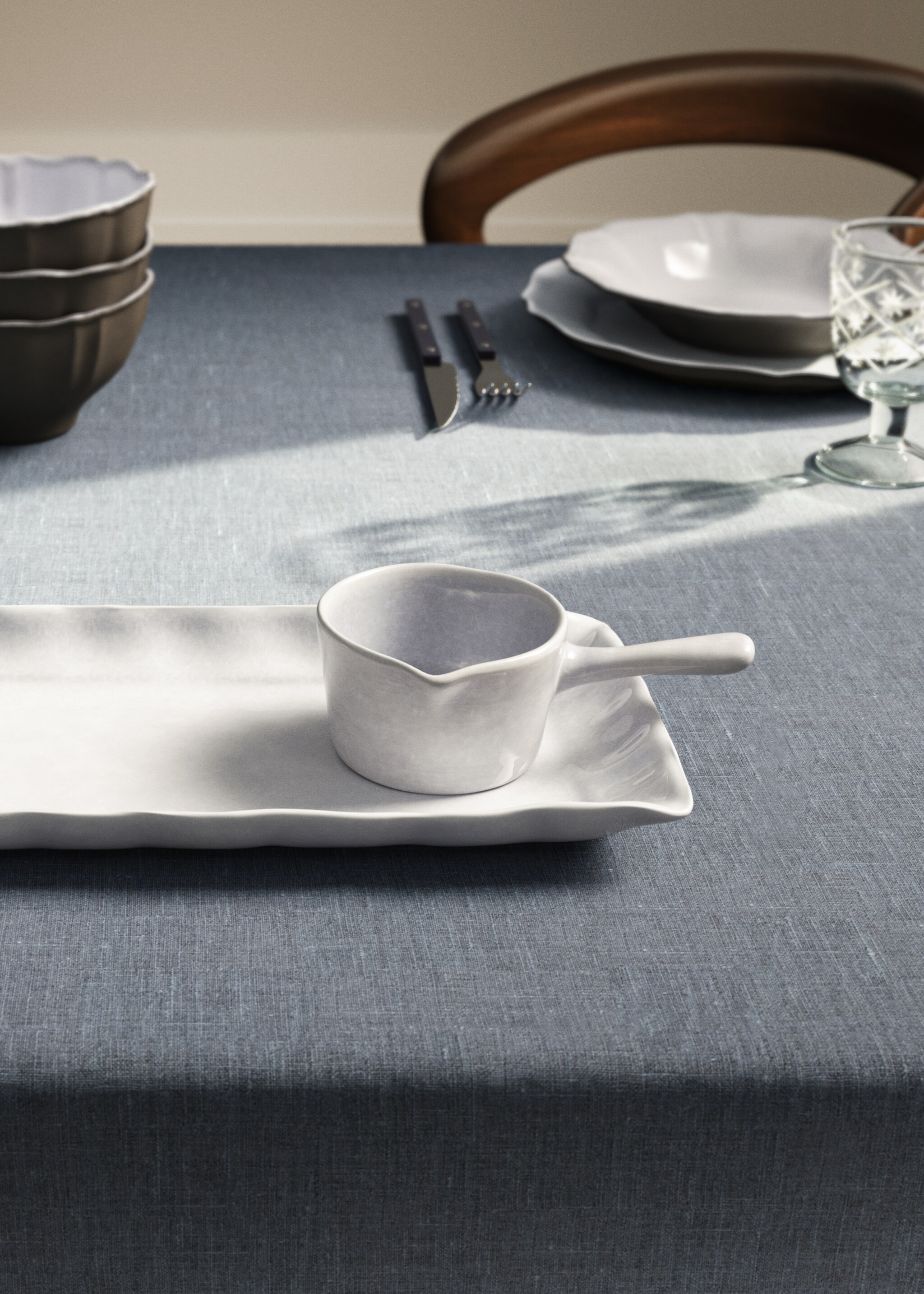 Earthenware saucepan with handle and design - General plane, Light/Pastel Grey. Ref: 17072033-00.