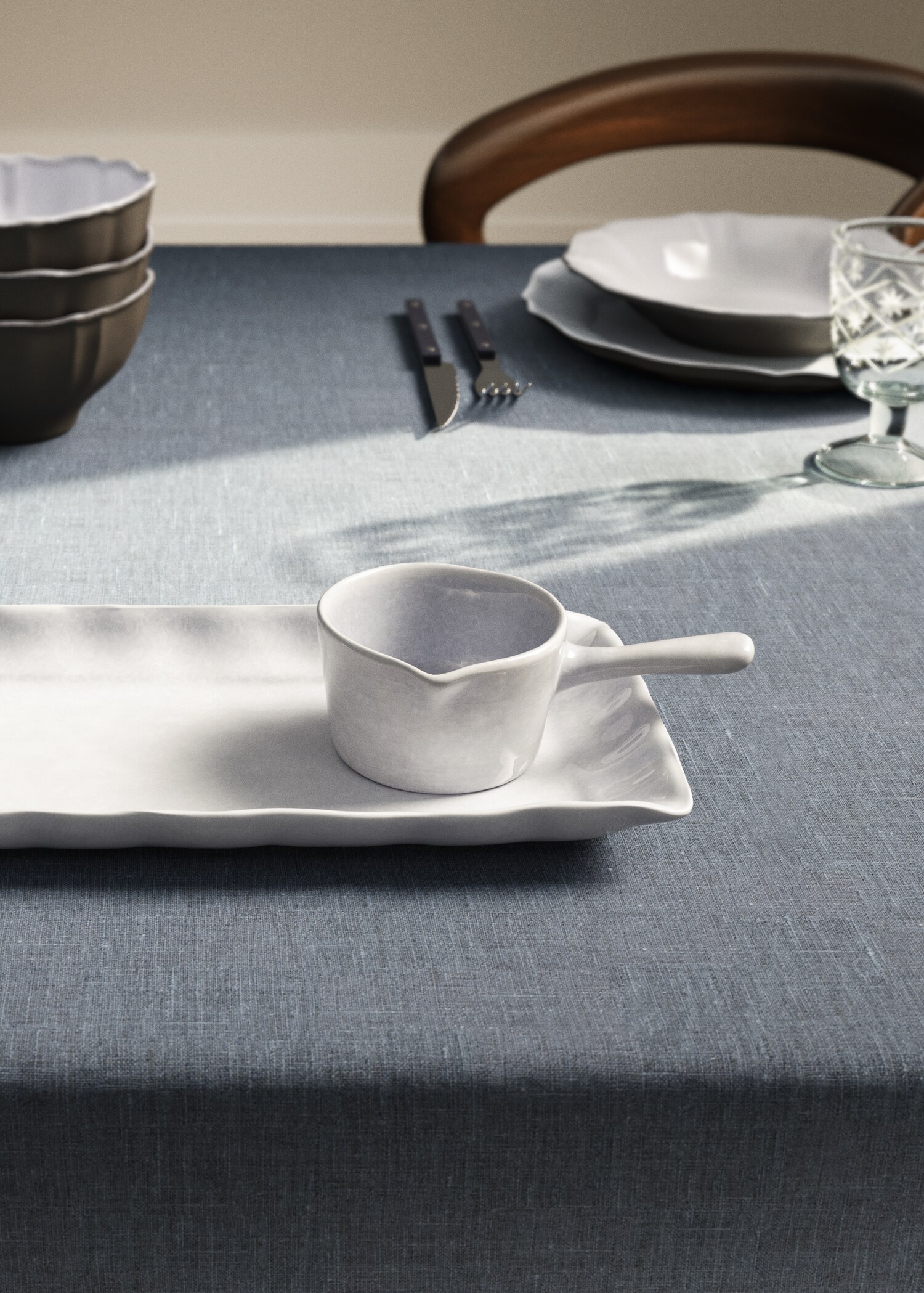 Casserole en céramique design avec poignée - Plan général