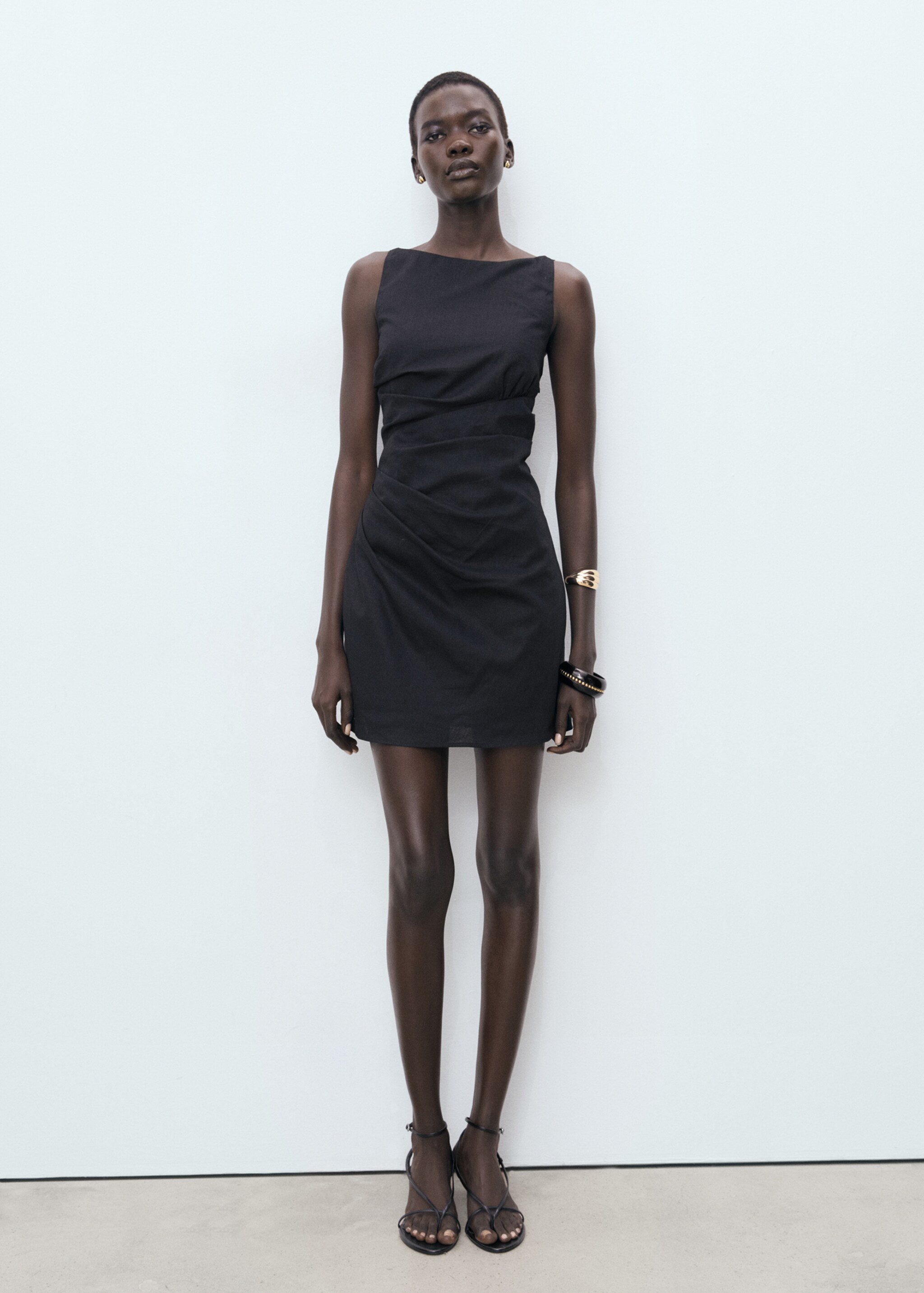 Kurzkleid aus Leinen-Baumwoll-Mix mit Drapierung - Allgemeine Ansicht