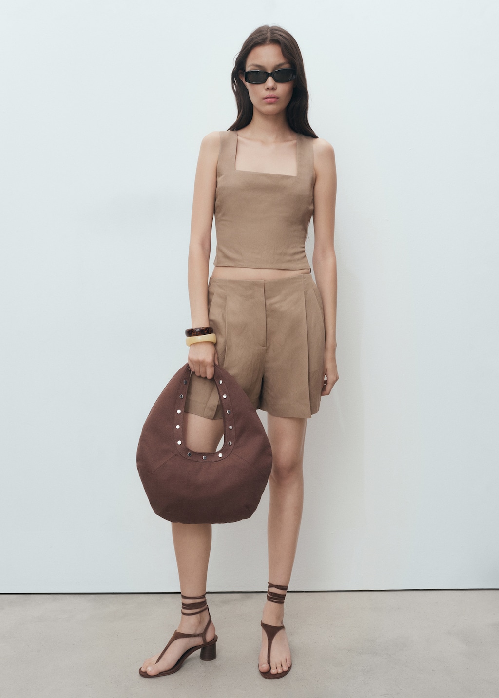Linen bermuda shorts - image 2