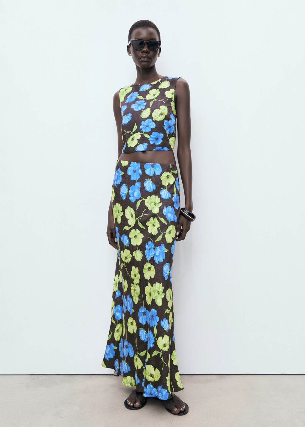 Floral-print open-back cropped blouse - image 2