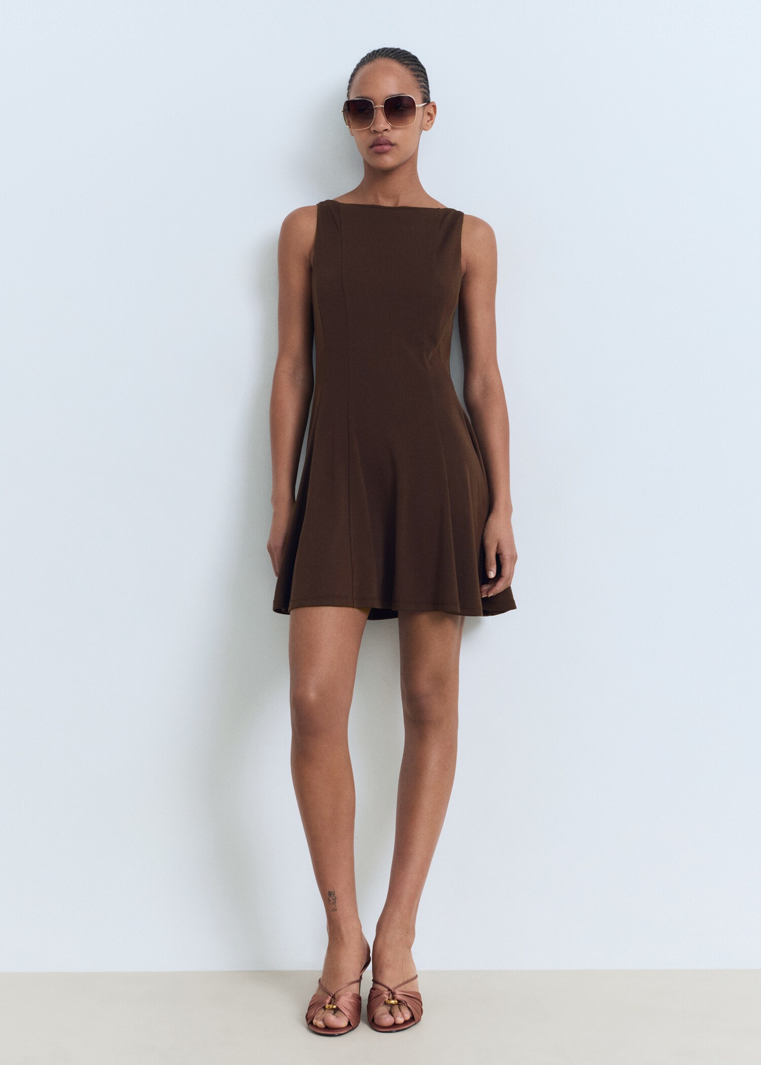 Short flared dress - General plane