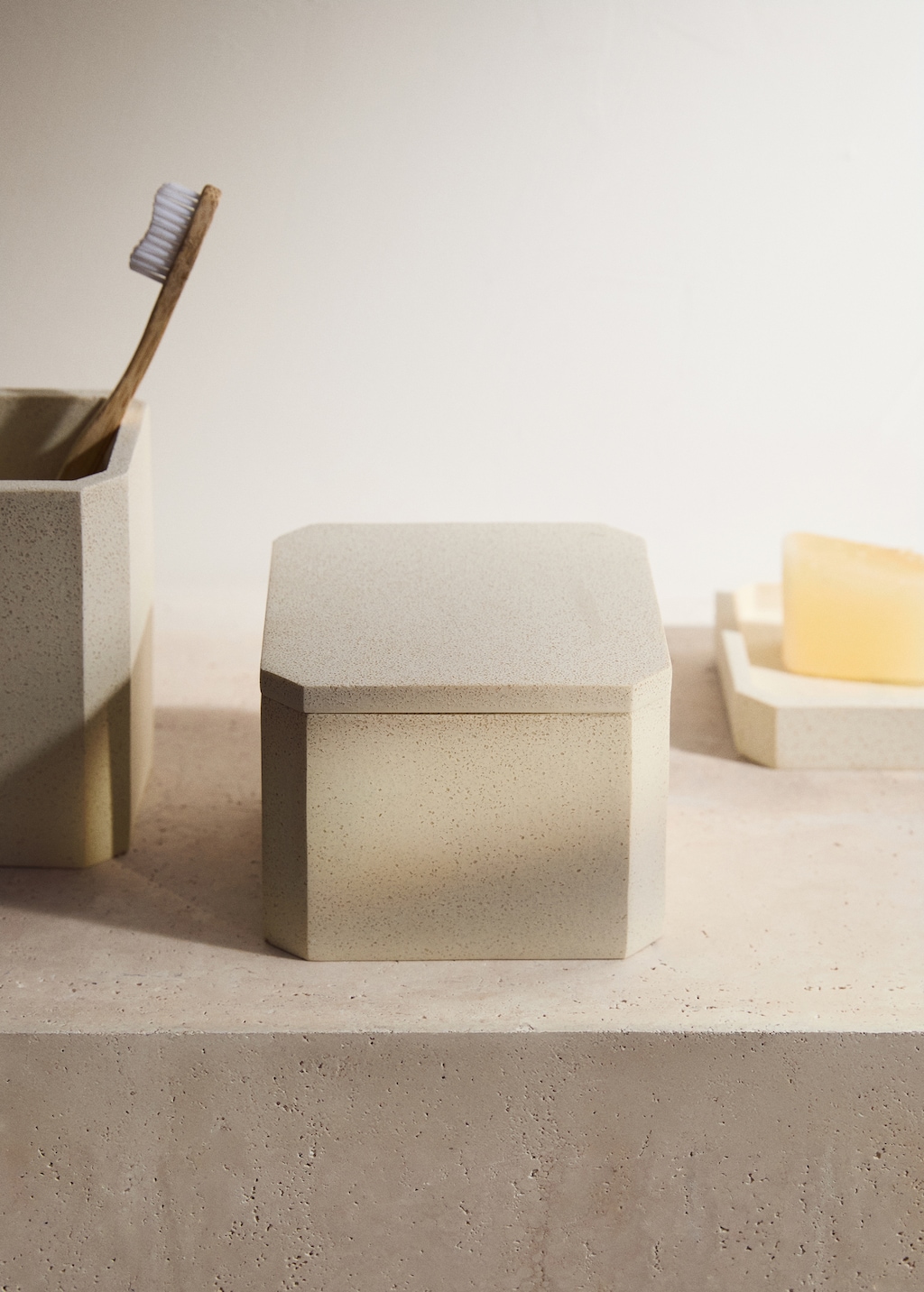 Square resin bathroom jar