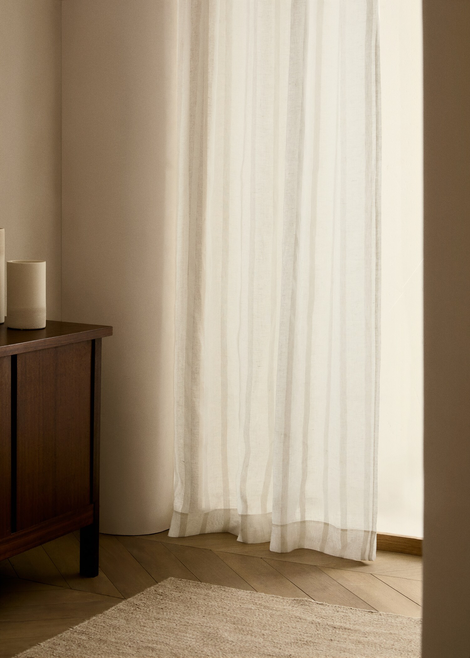 Linen curtain with striped design - General plane