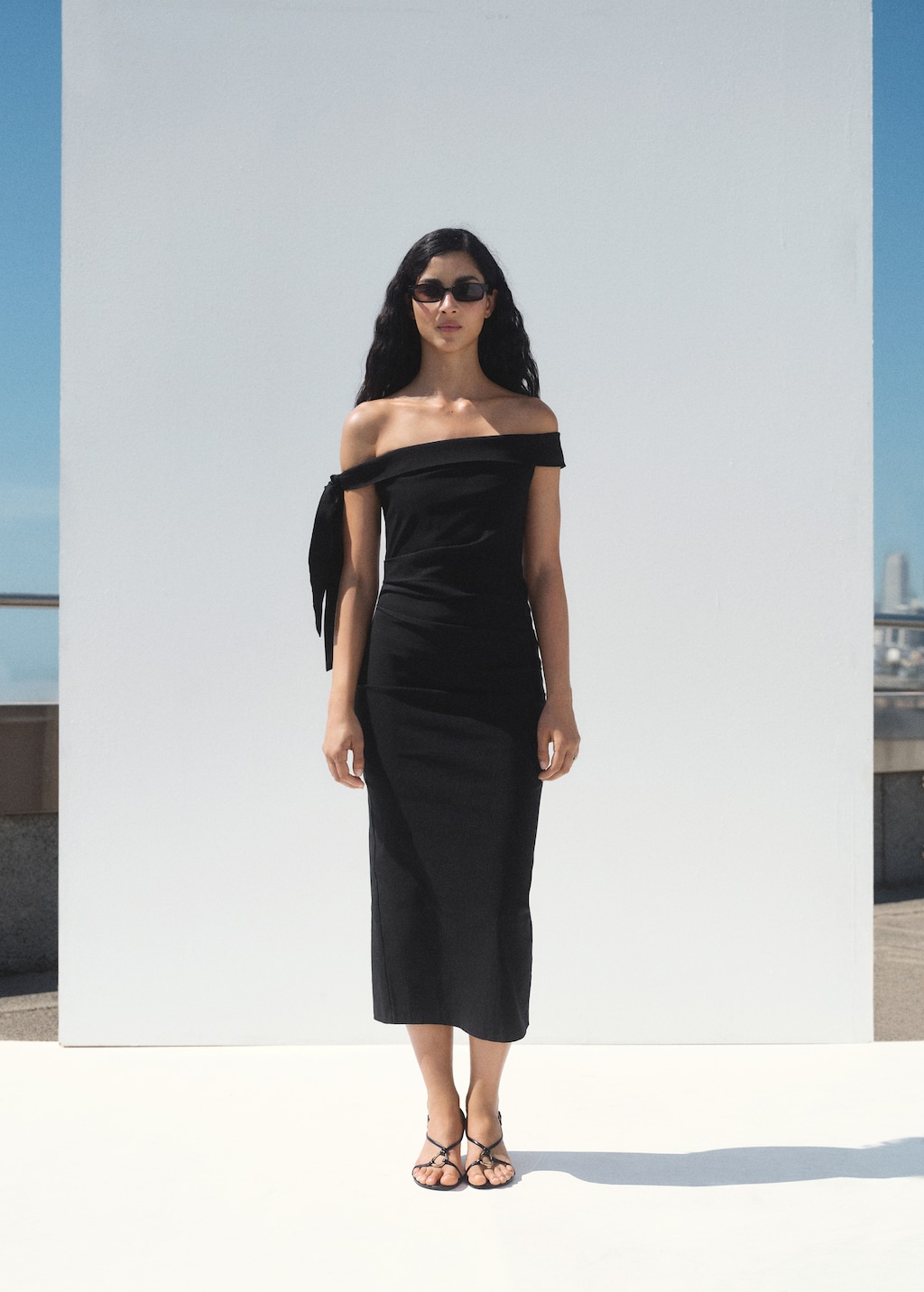 Strapless dress with bow detail