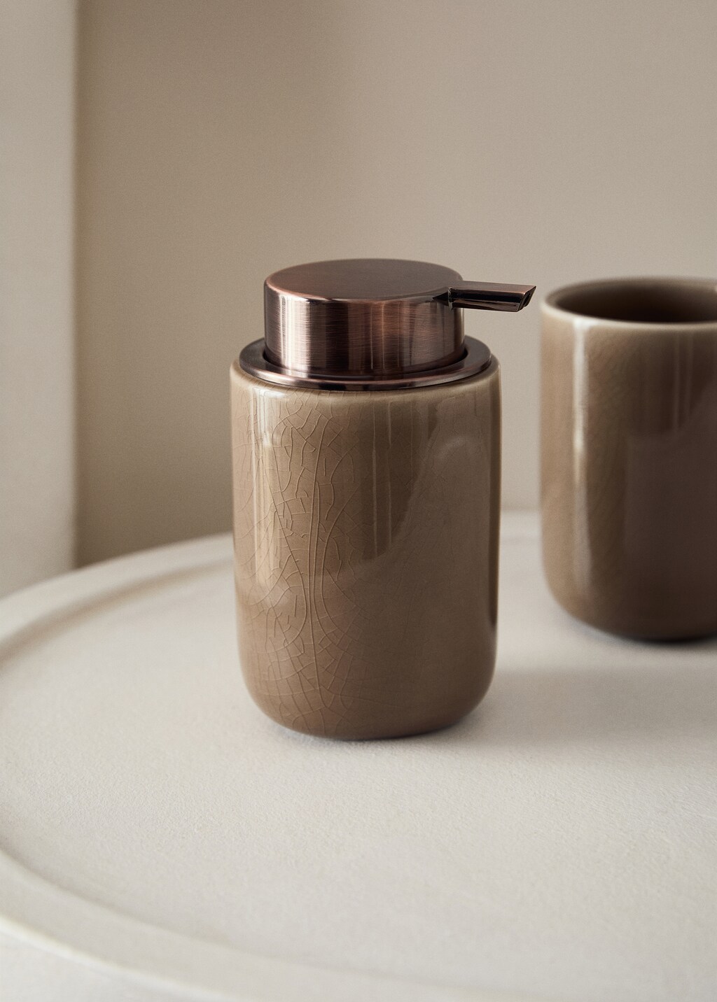 Distributeur de savon en grès couleur - Home | MANGO France métropolitaine