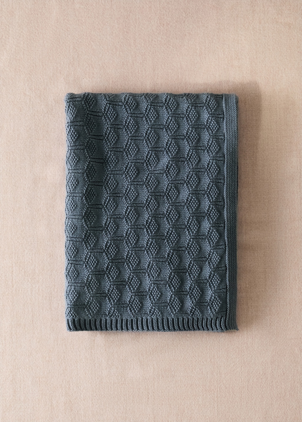 100% cotton children's blanket with eyelet detail