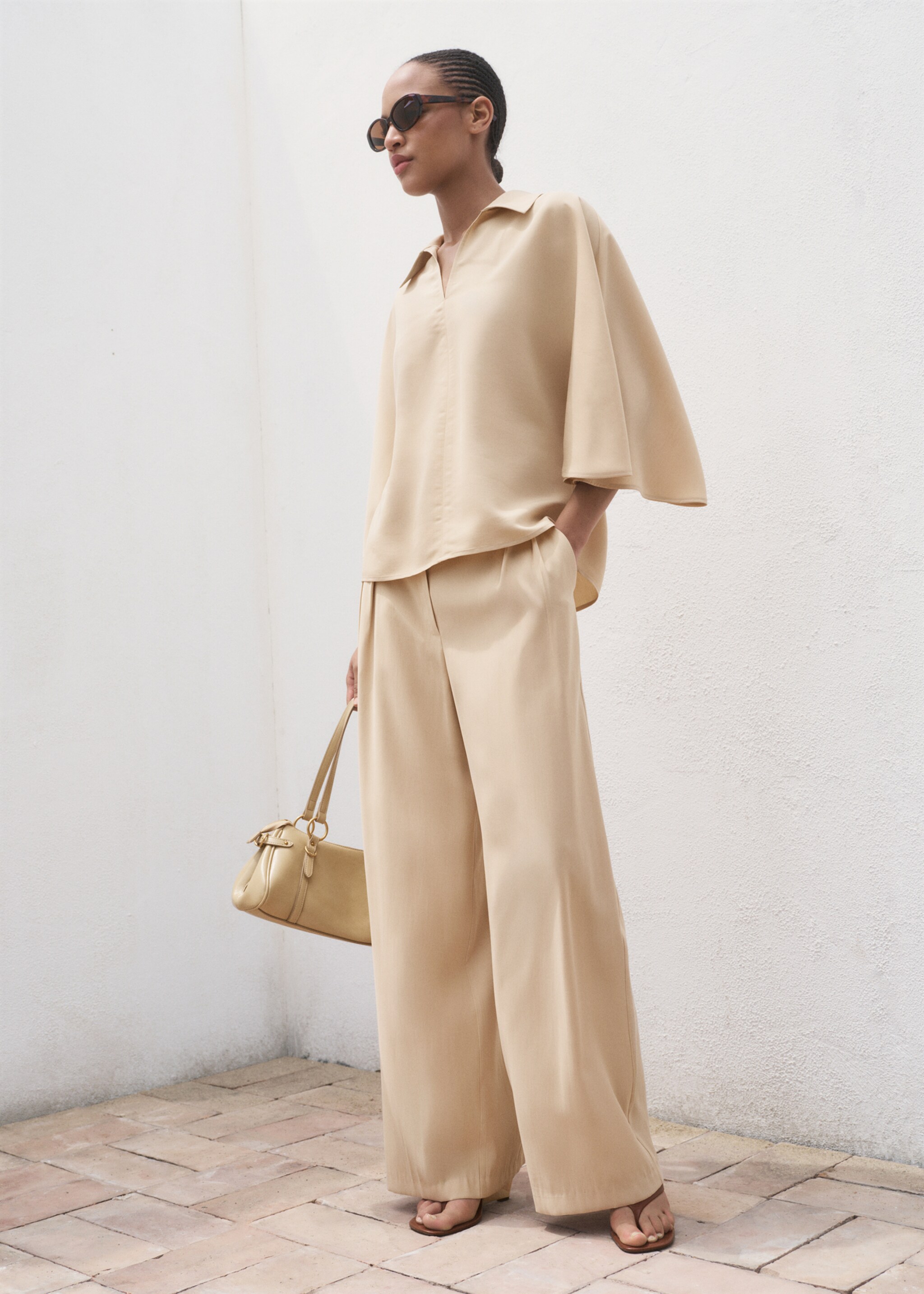 Straight-fit pleated trousers - General plane, Sand. Ref: 17074087-00.