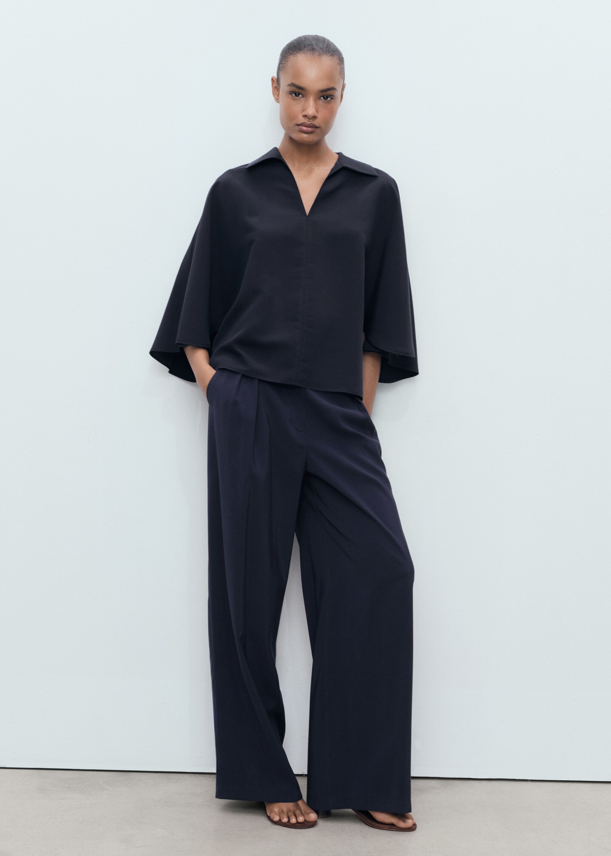 Straight-fit pleated trousers - General plane, Navy. Ref: 17074087-00.