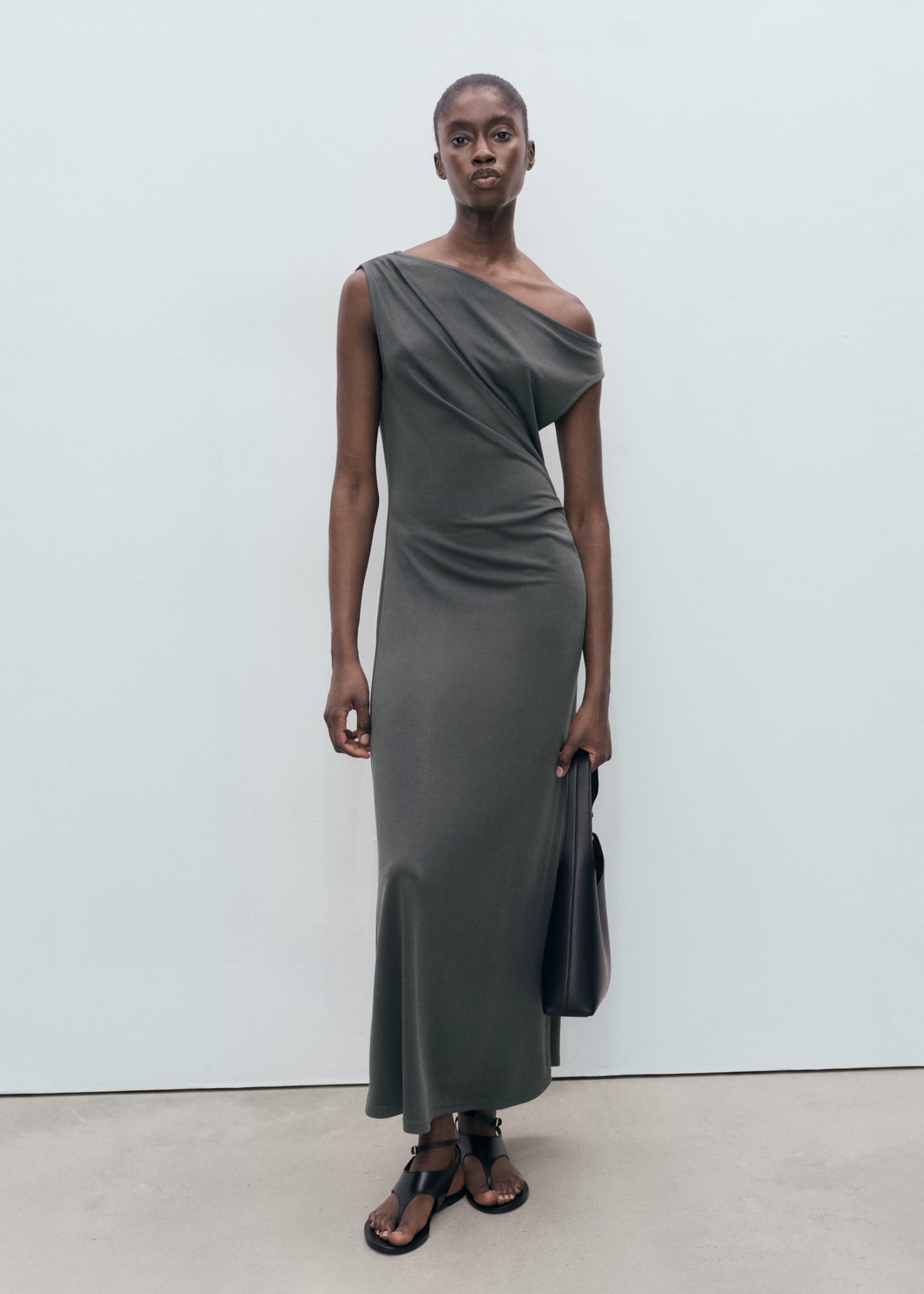 Asymmetrical pleated dress - General plane, Charcoal. Ref: 17074108-00.