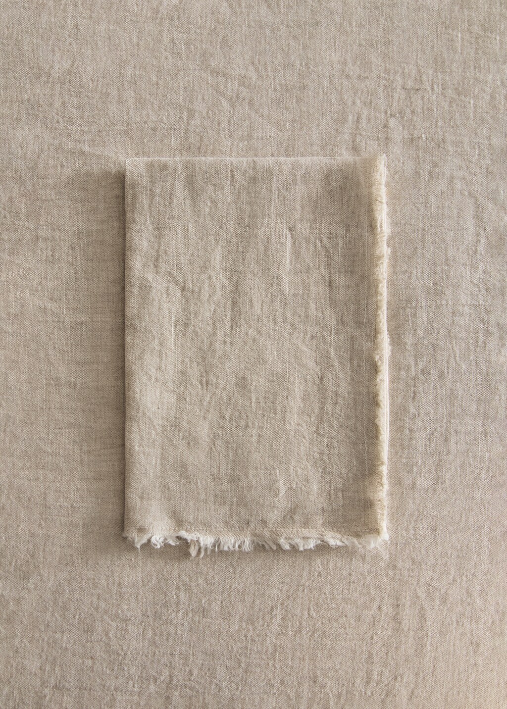Linen napkins with frayed ends