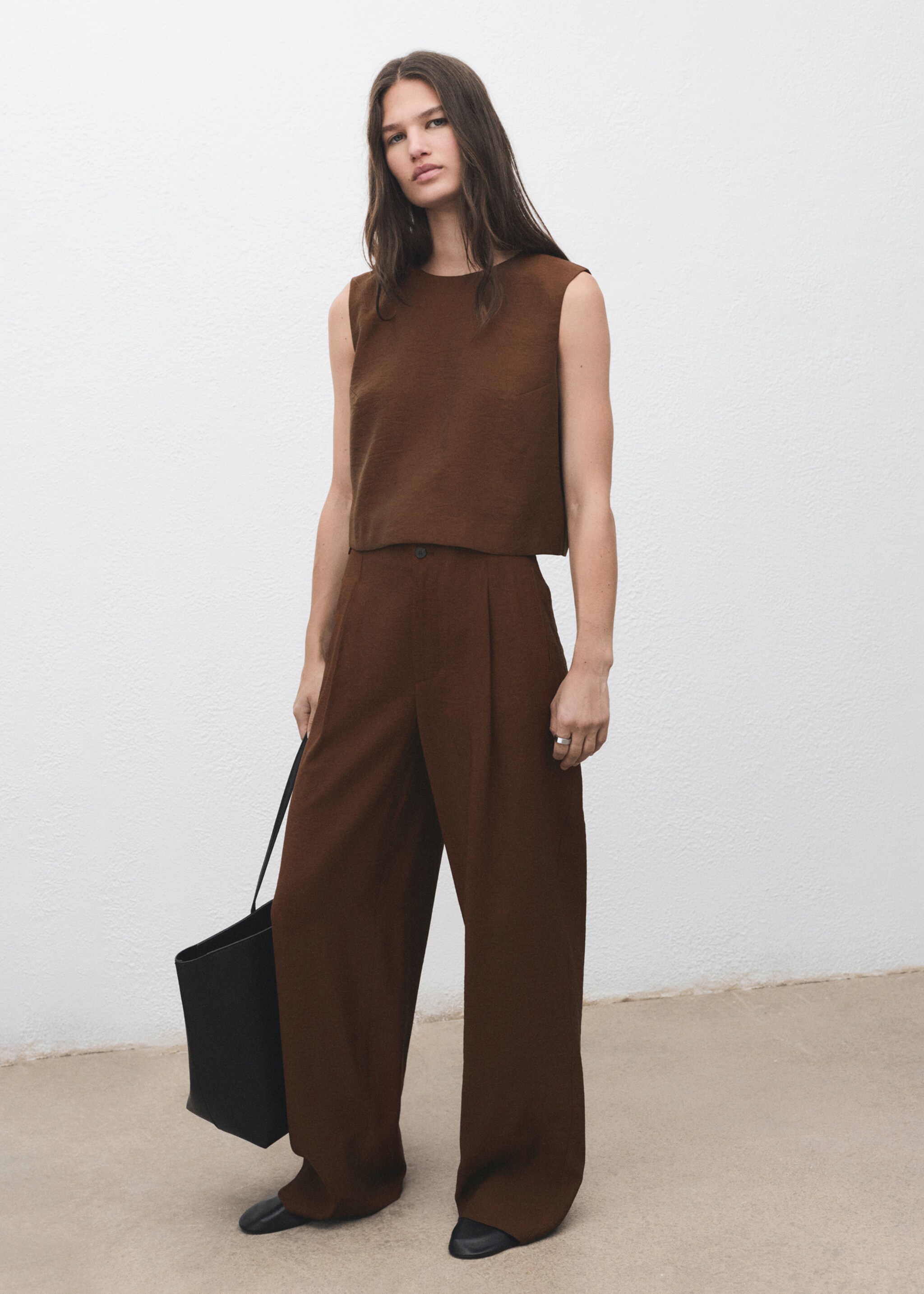 Straight-fit pleated trousers - General plane