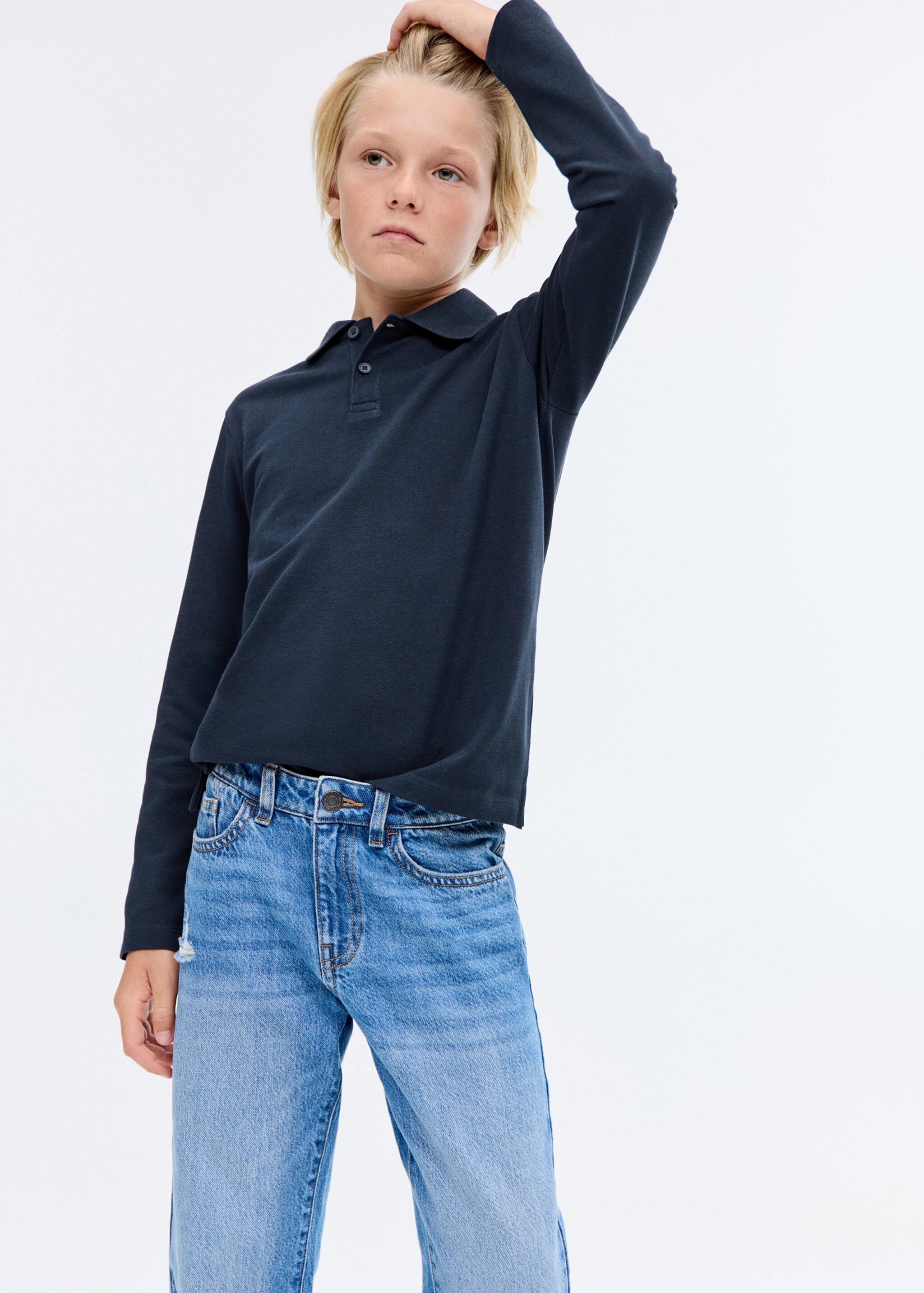 Buttoned knitted polo shirt - General plane