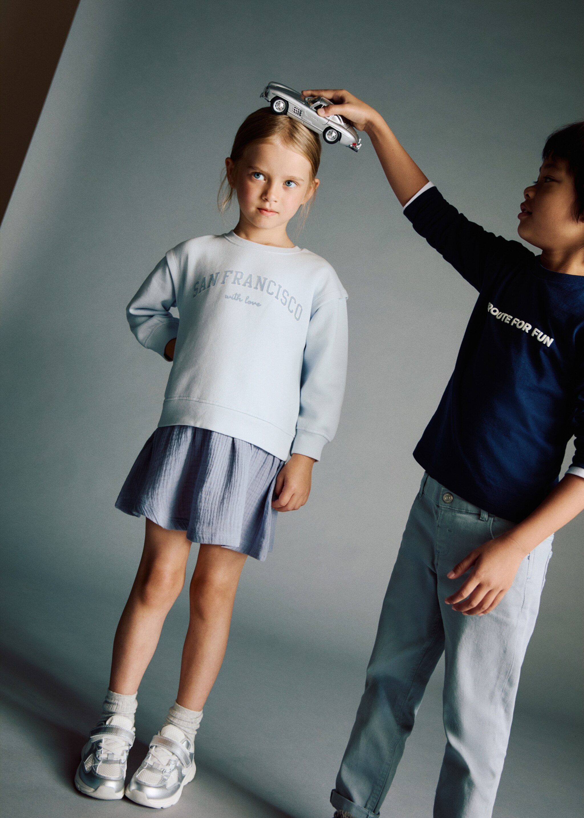 Robe Sweat-shirt combinée - Plan général, Bleu ciel. Ref: 17074424-00.