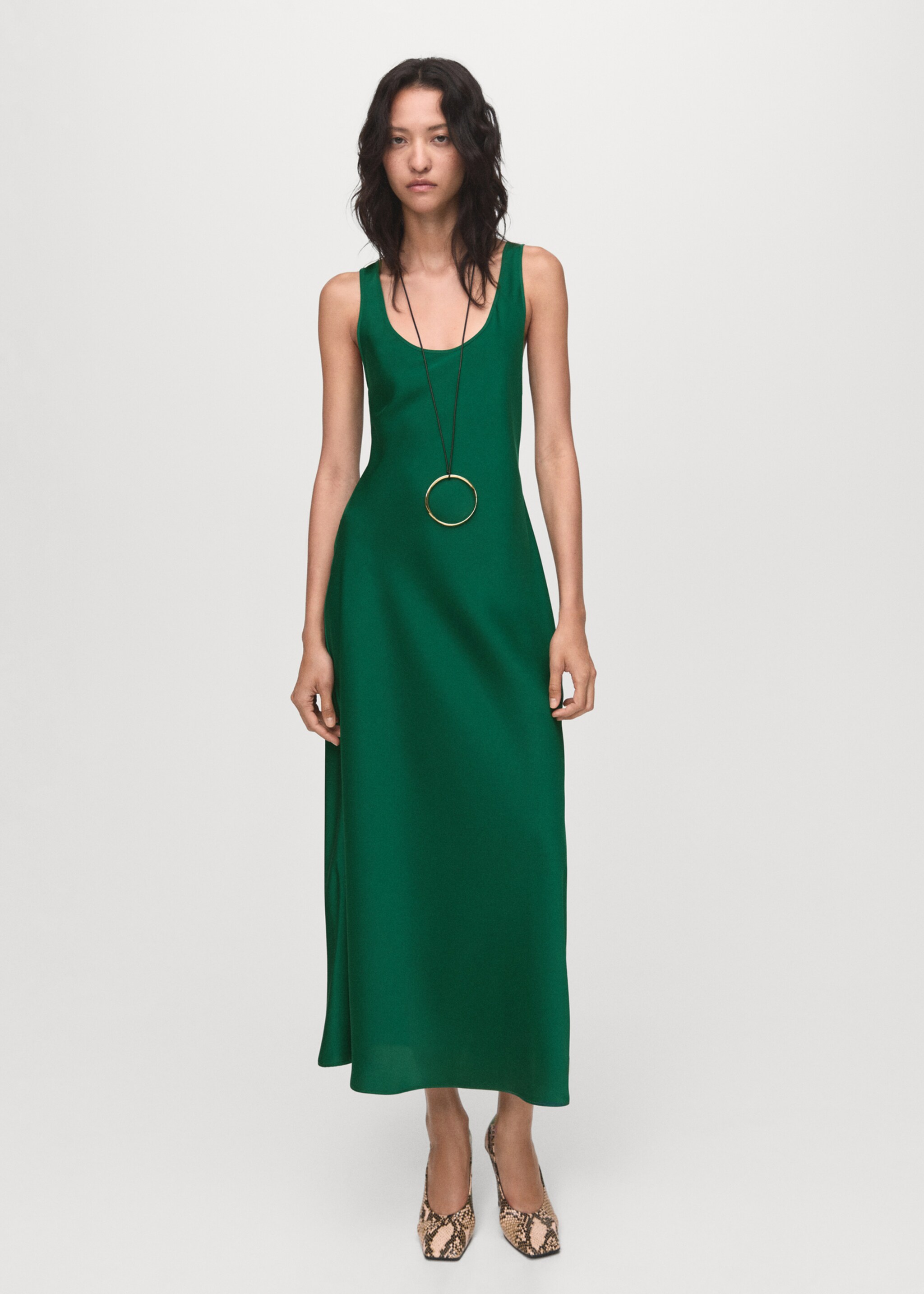 Satin dress with low neckline - General plane, Green. Ref: 17074783-00.