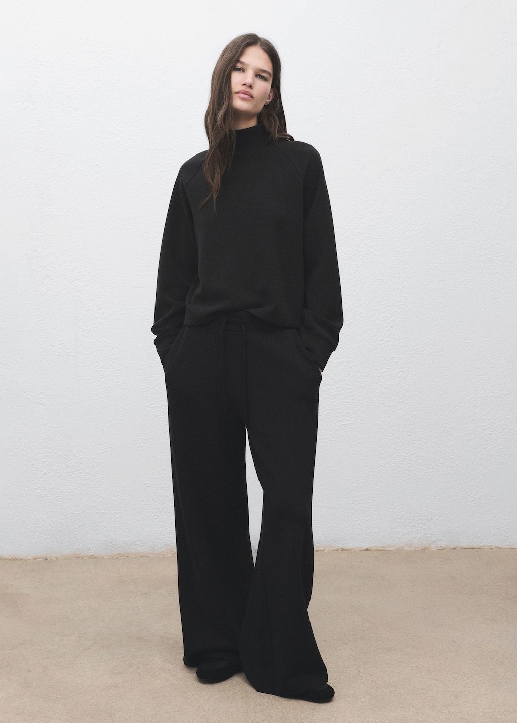 High collar sweatshirt