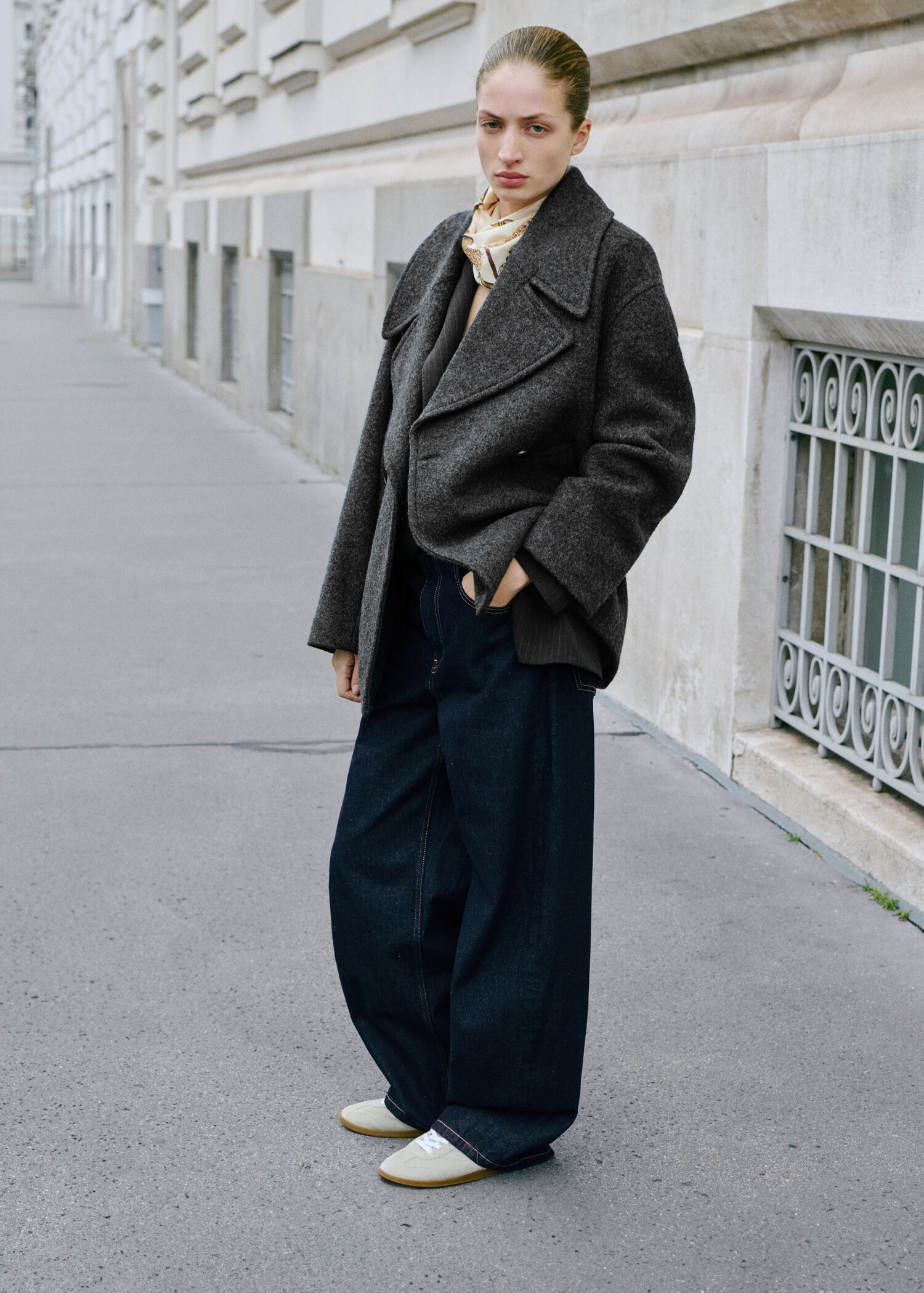 Mid-rise balloon jeans, rinse wash - General plane