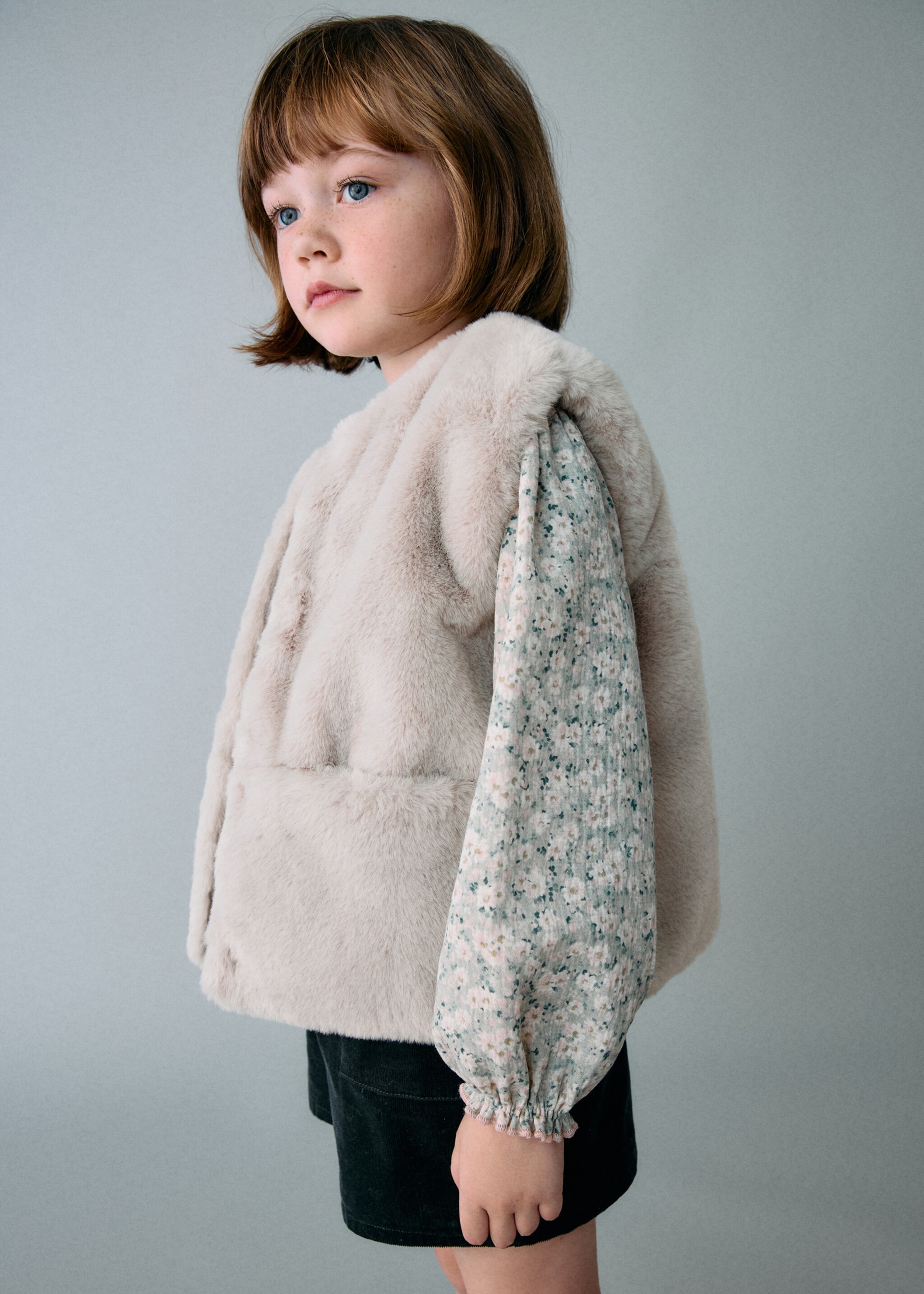 Fur-effect cape gilet - General plane, Light/Pastel Grey. Ref: 17076327-00.