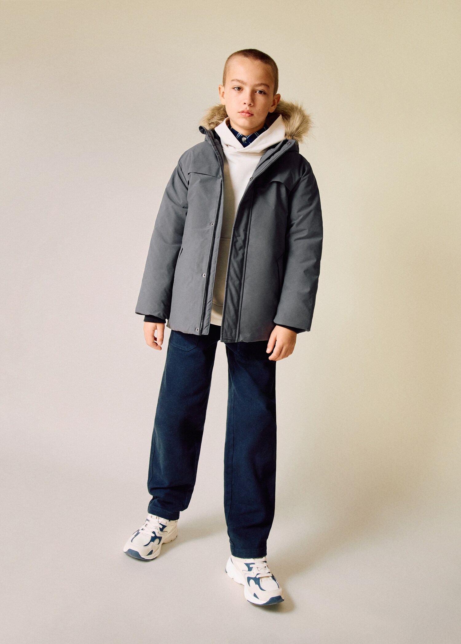 Anorak with shearling-effect hood - General plane