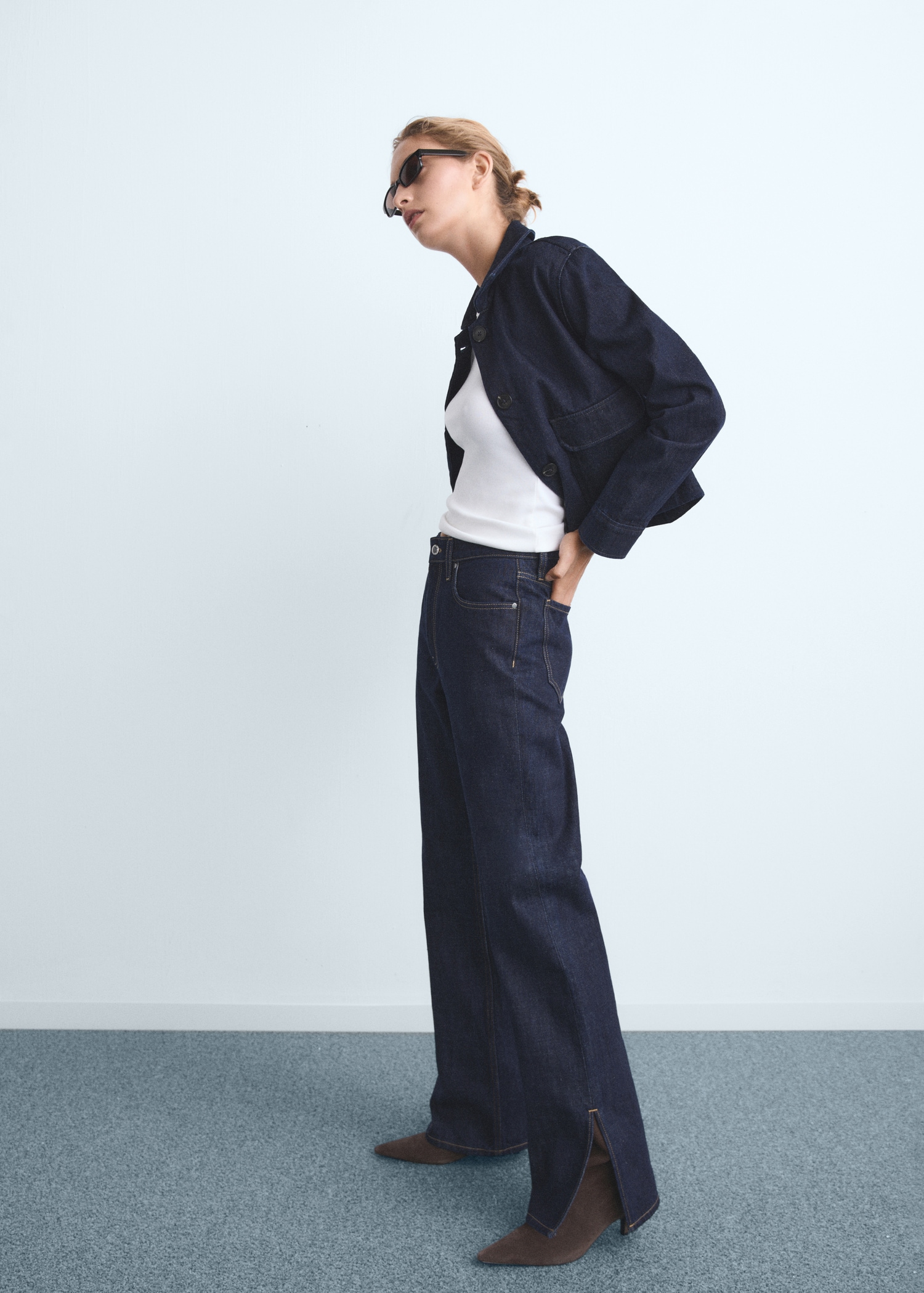 Straight-leg jeans with openings - General plane