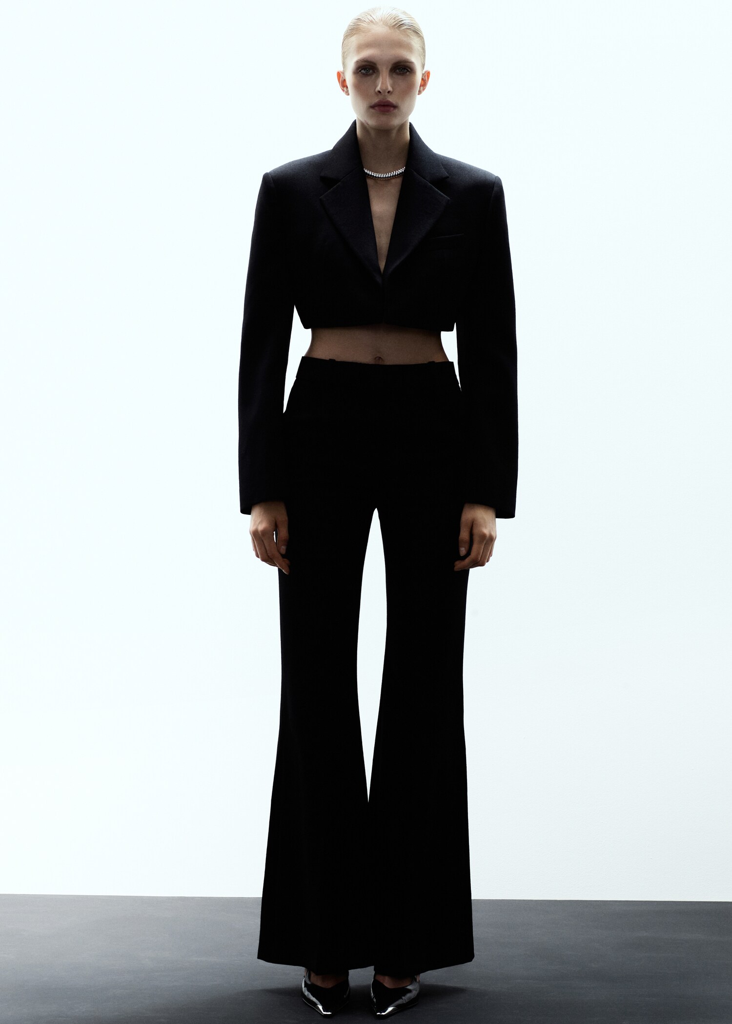 Blazer Anzug aus Wollstoff, Crop - Allgemeine Ansicht