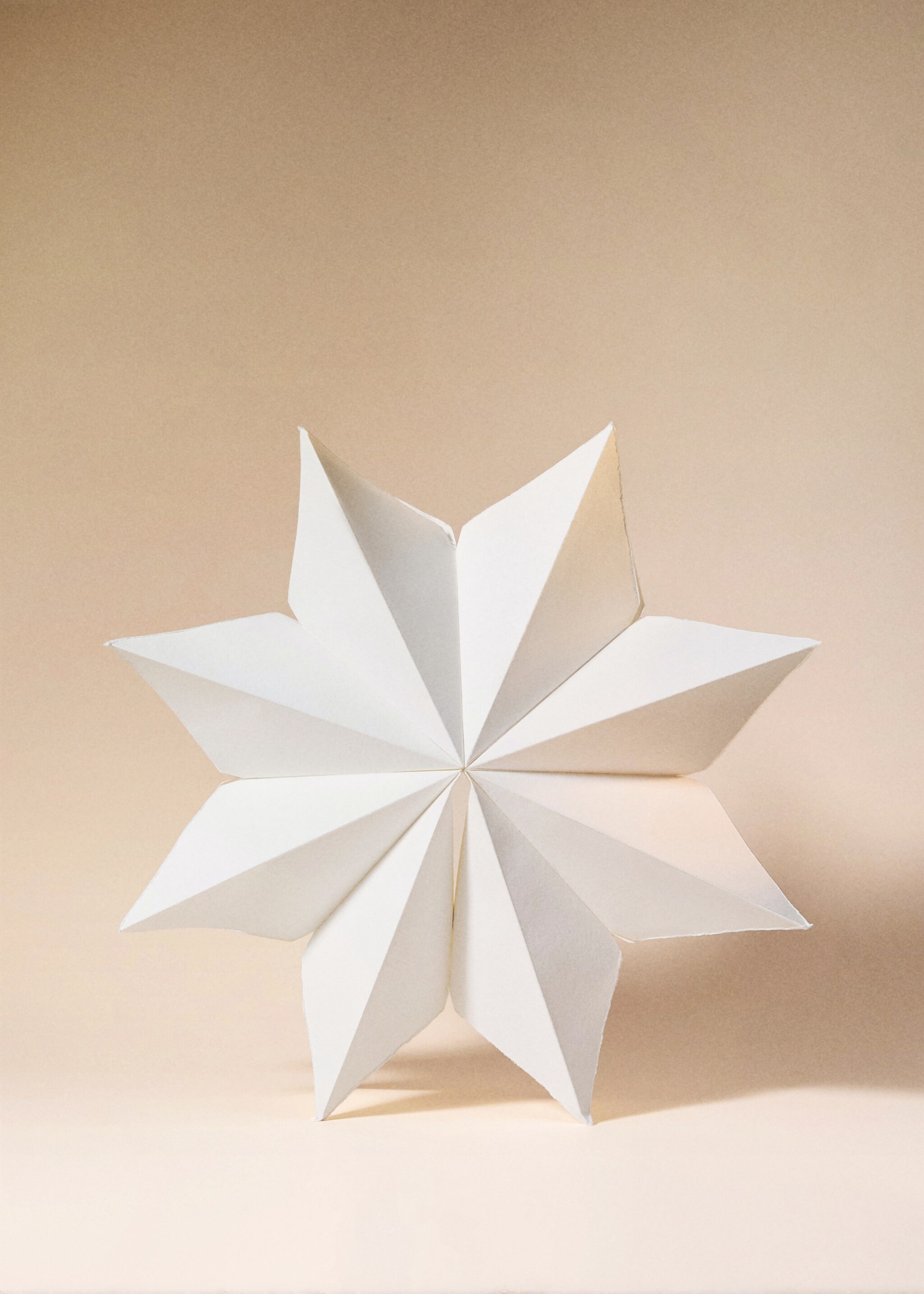 Decorative eight-pointed paper star - General plane, Off White. Ref: 17079212-00.