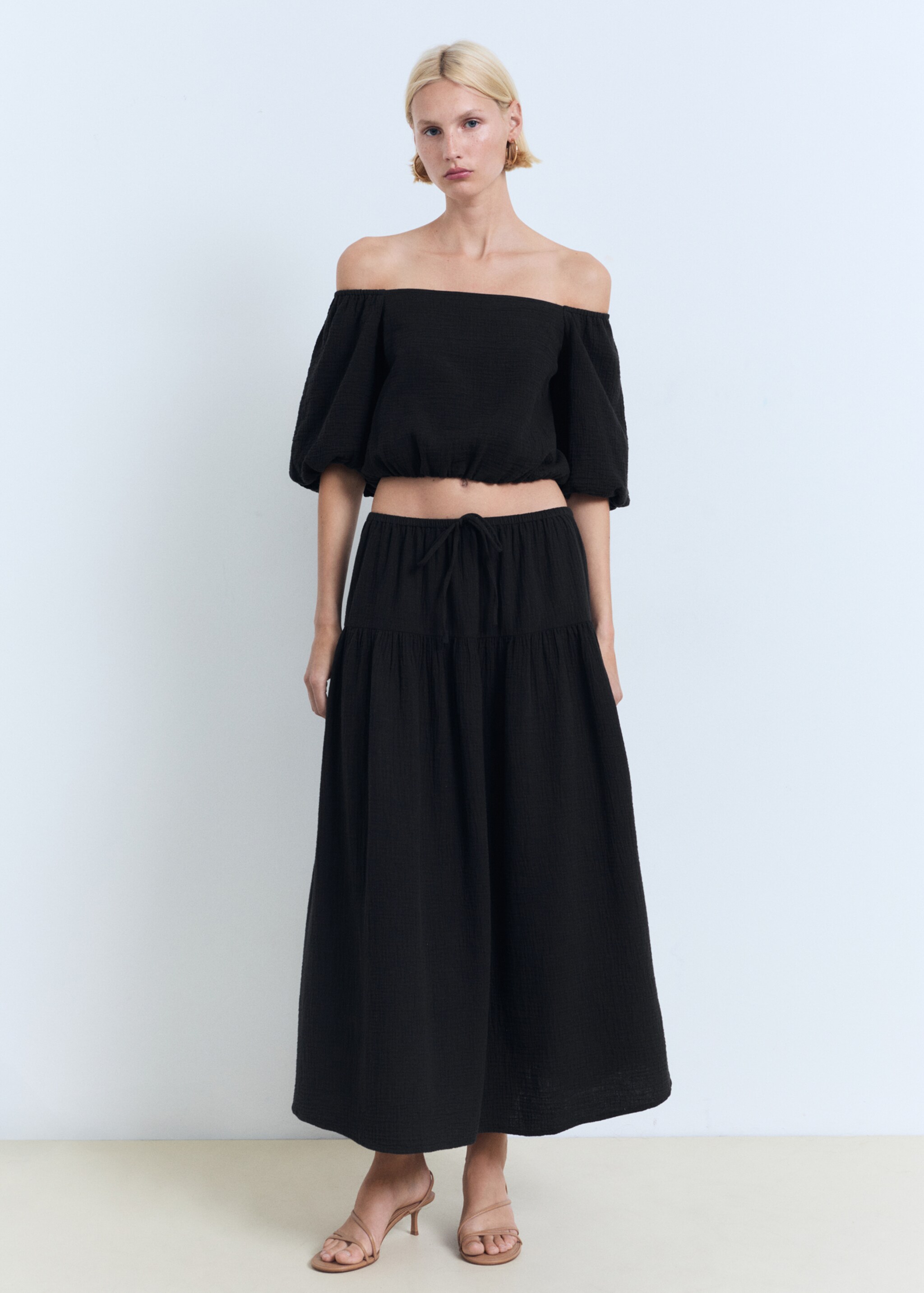 Puffy strapless blouse - General plane