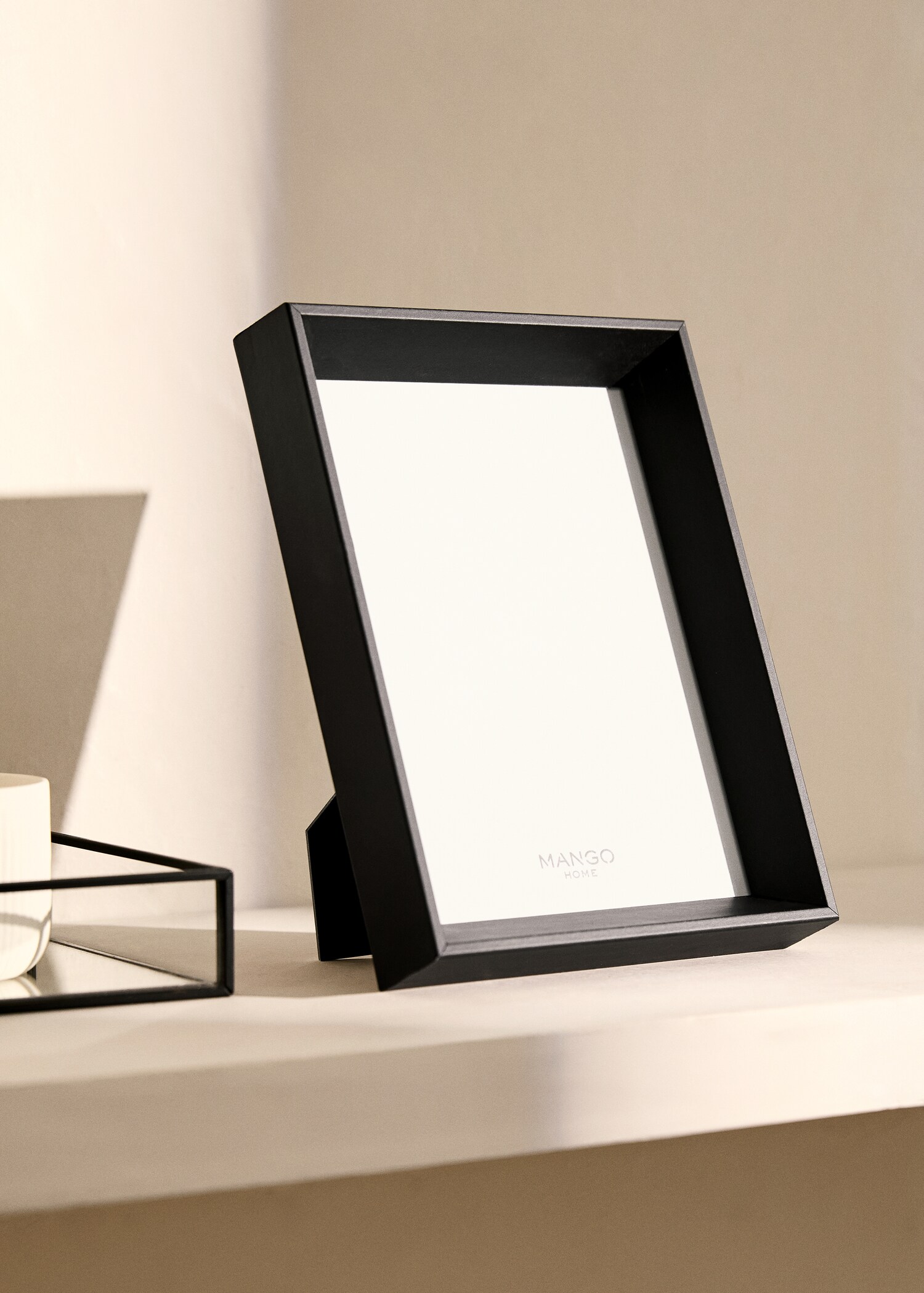 Medium bevelled wood frame - General plane