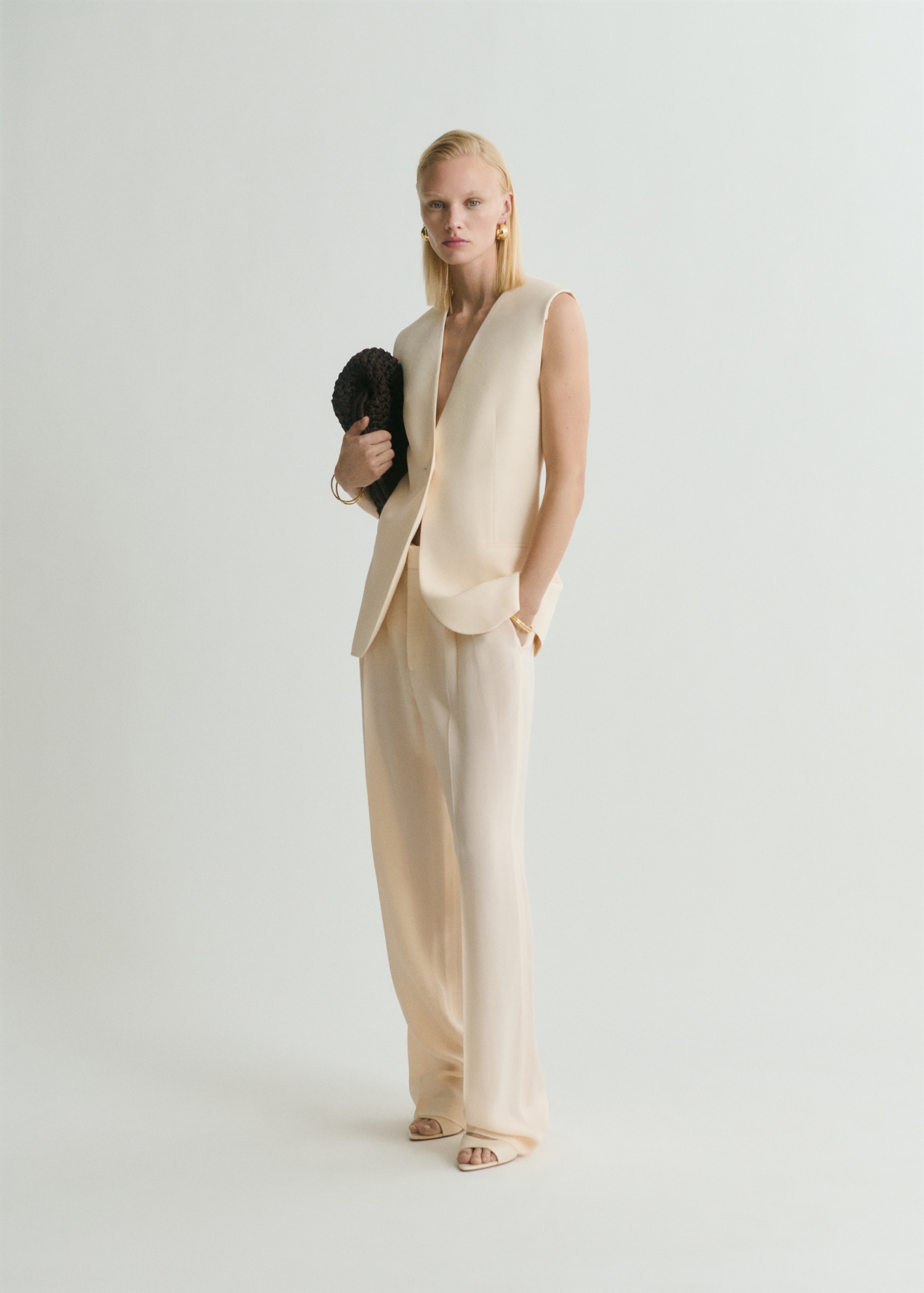 Flowy suit waistcoat - General plane