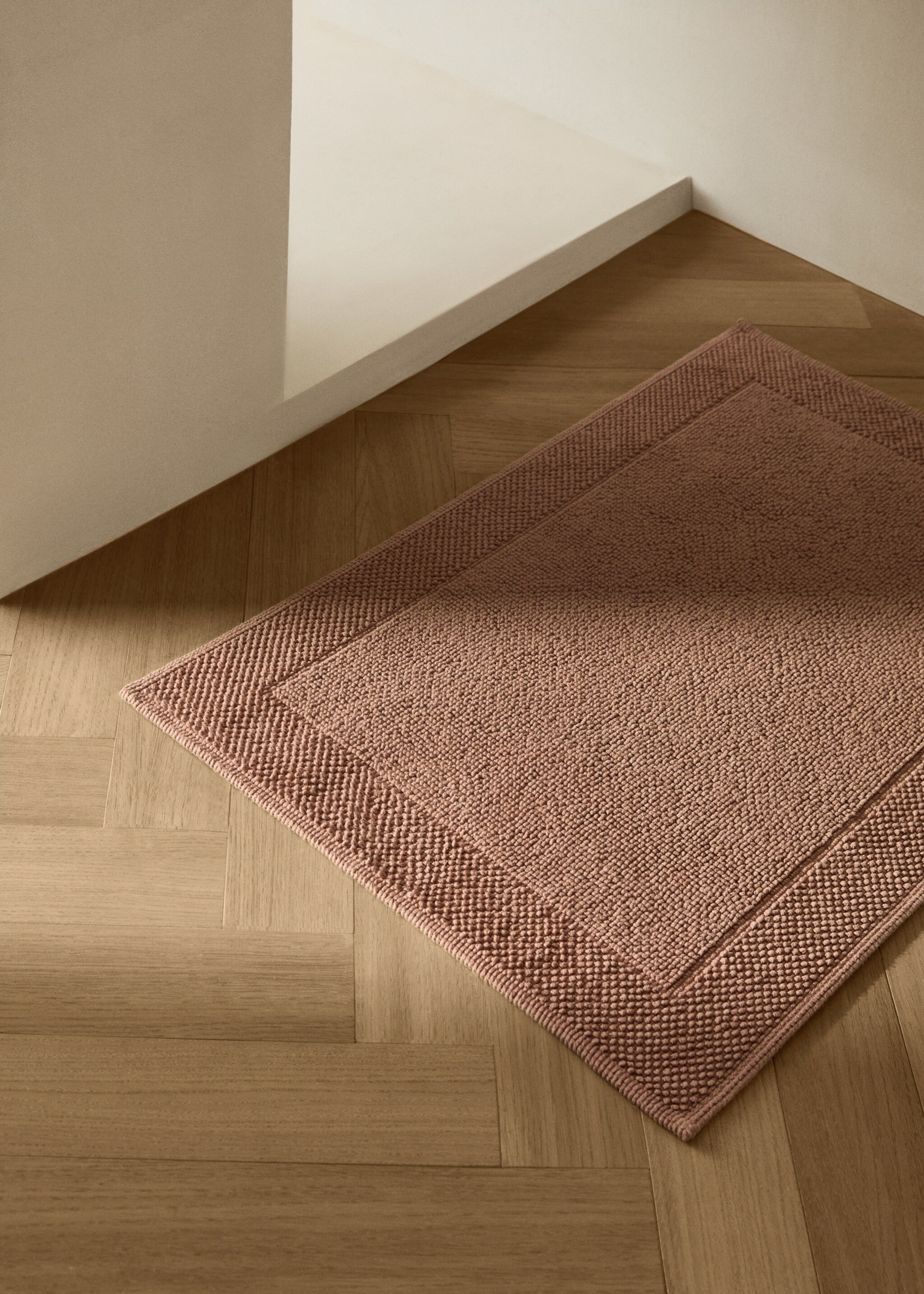Garment-dyed cotton bath rug - General plane, Pink. Ref: 17081554-00.