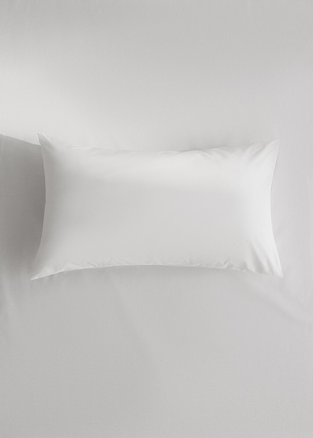 Percale cotton pillowcase with picueta detail