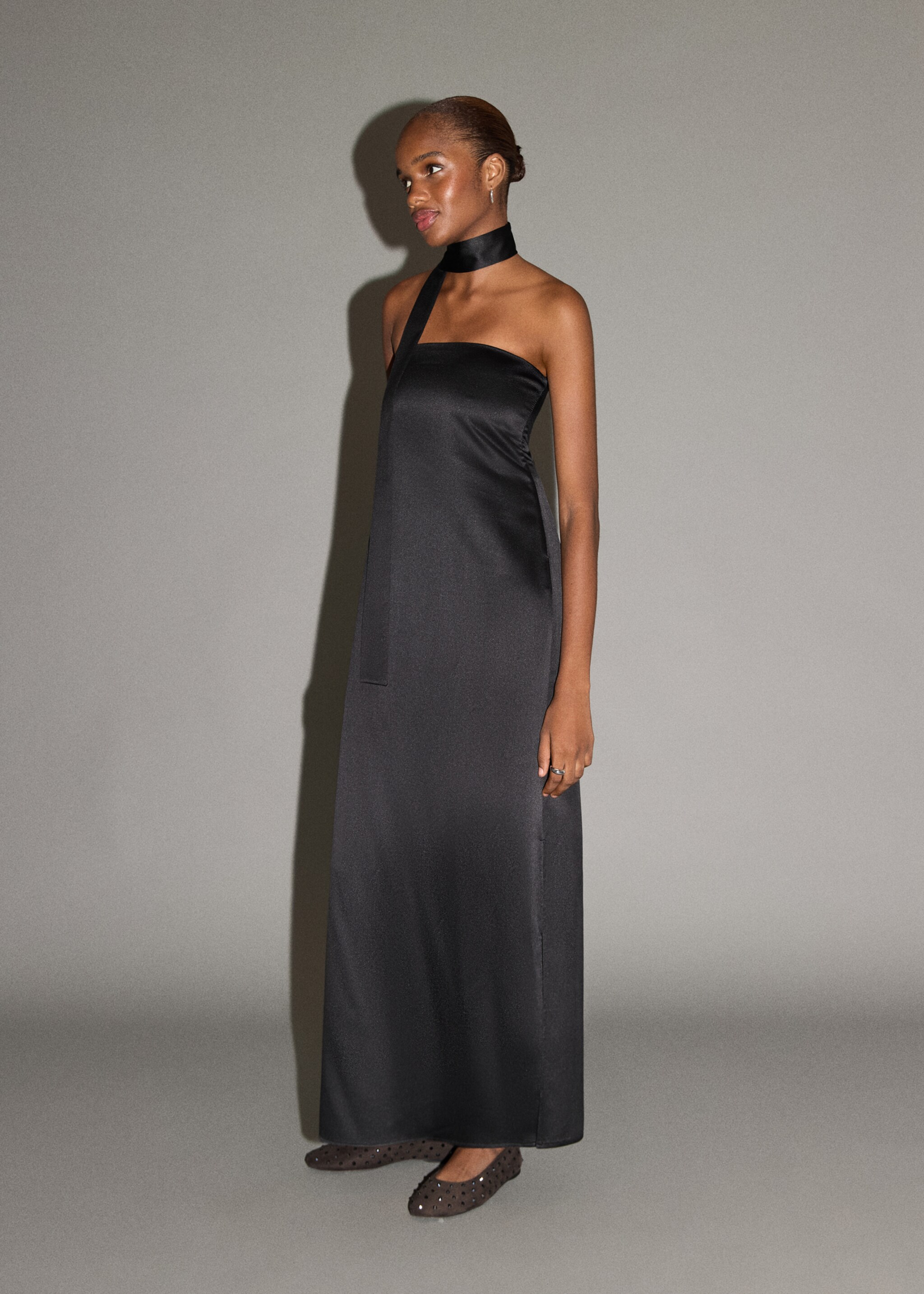 Midi-dress with waist tie - General plane, Black. Ref: 17081587-00.