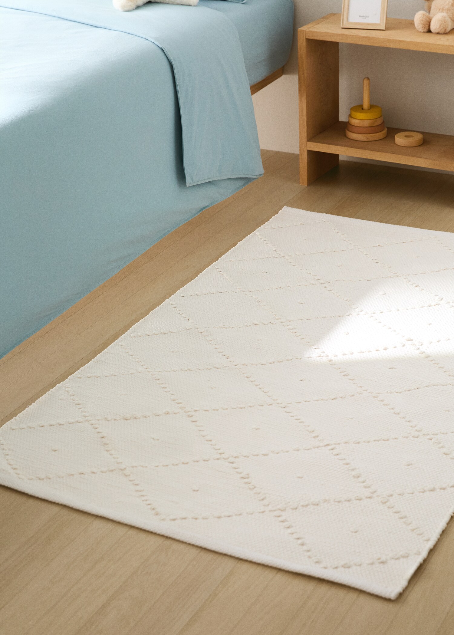 Alfombra infantil algodón rombos pompón - Pla general