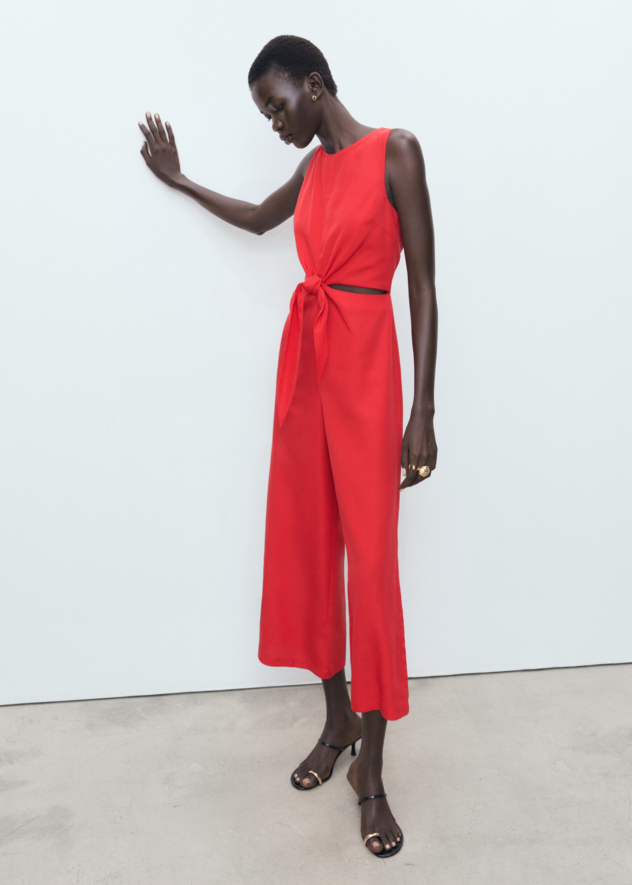Lyocell jumpsuit cut out knot detail - Overzichtstekening