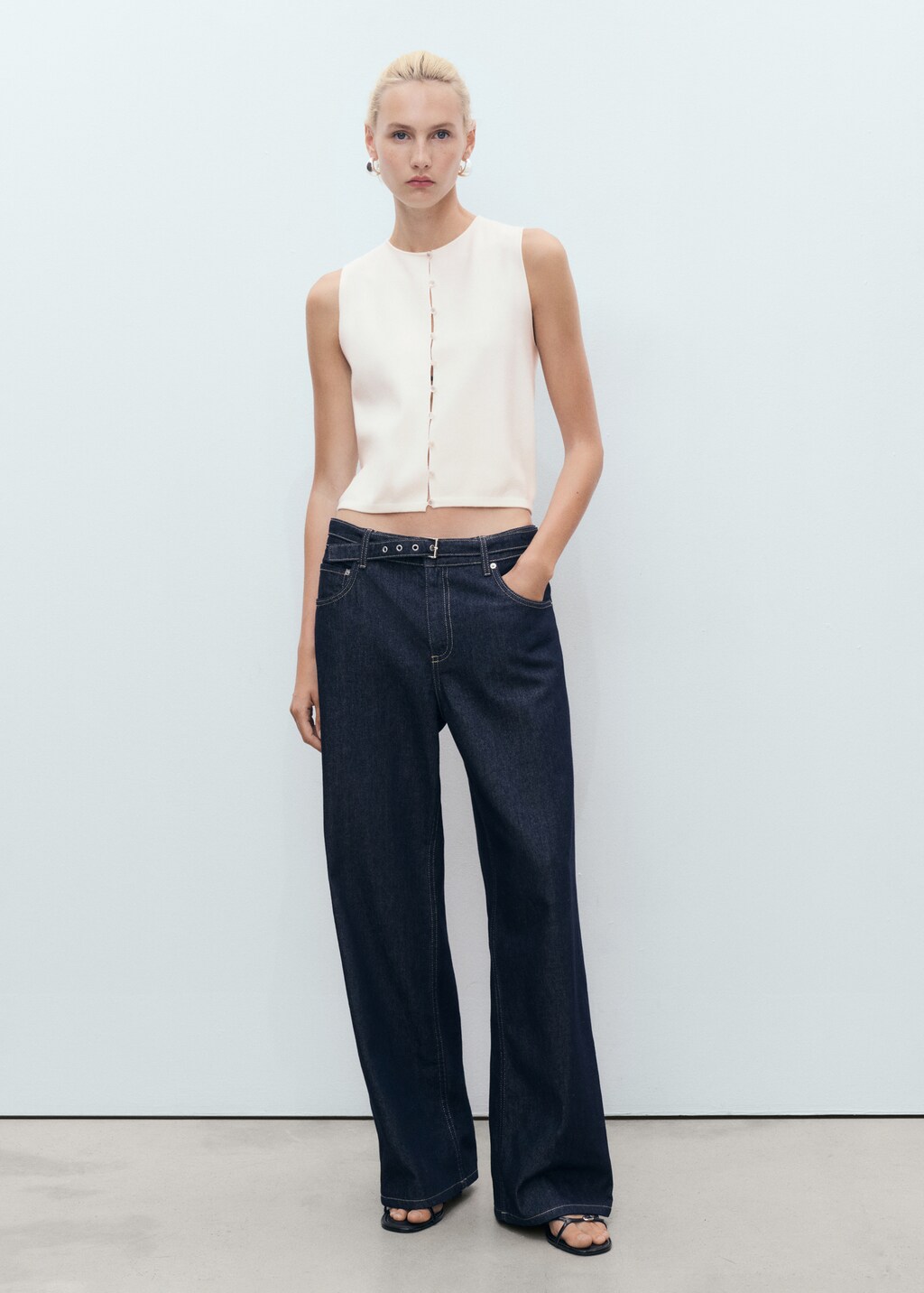 Fine-knit vest with buttons - image 2