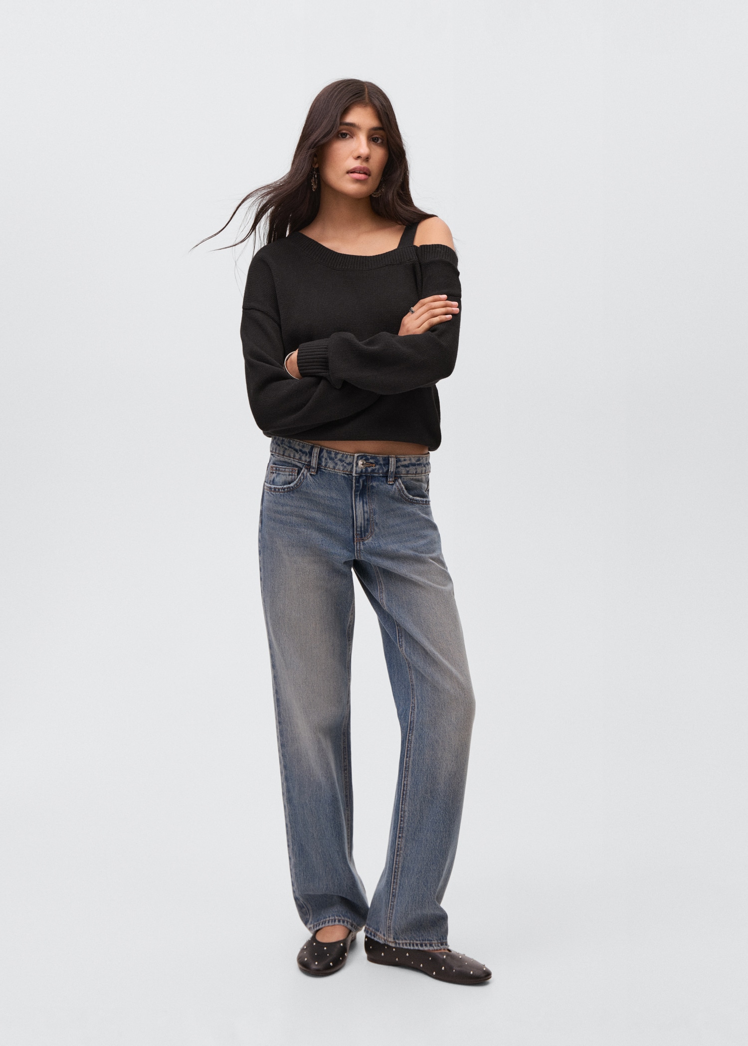 Knitted sweater with cut-out - General plane